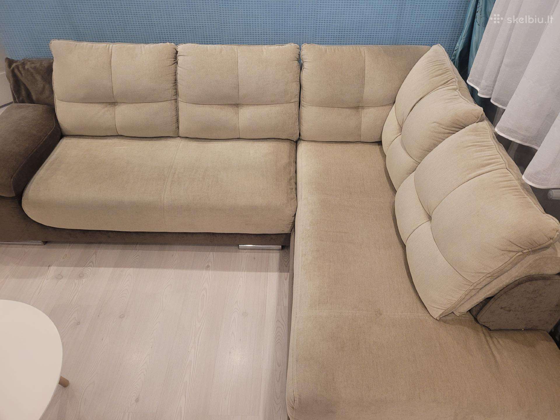 Išskleidžiama kampinė sofa