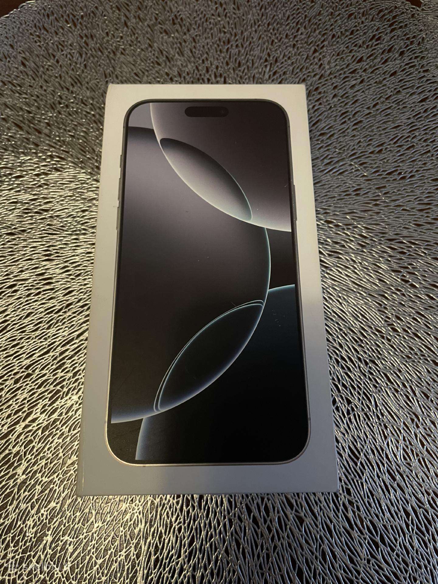 iPhone 16 Pro Max