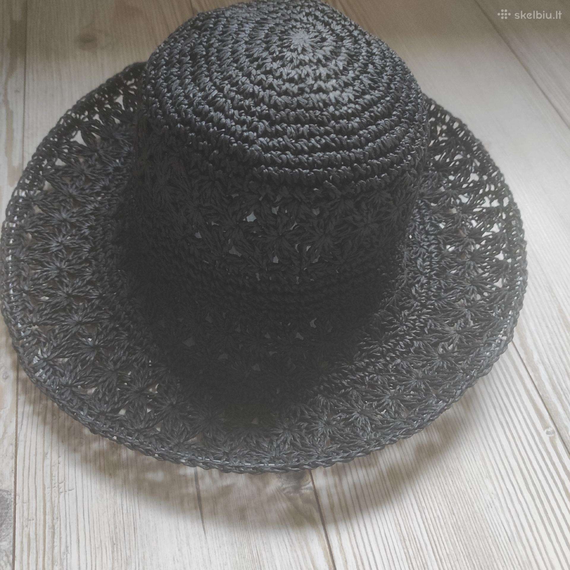 Moteriška skrybėlė