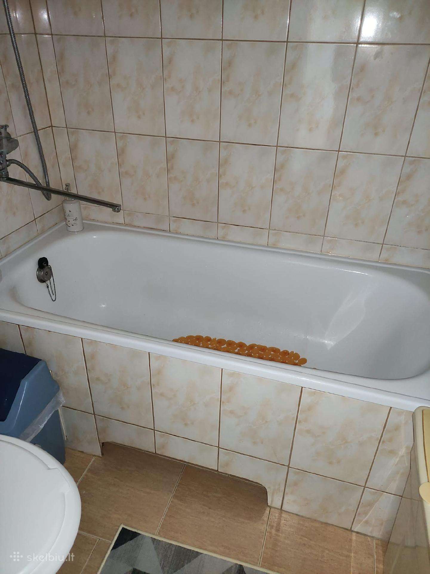 Išnuomojamas 2 Kambarių Butas Bendrabutyje