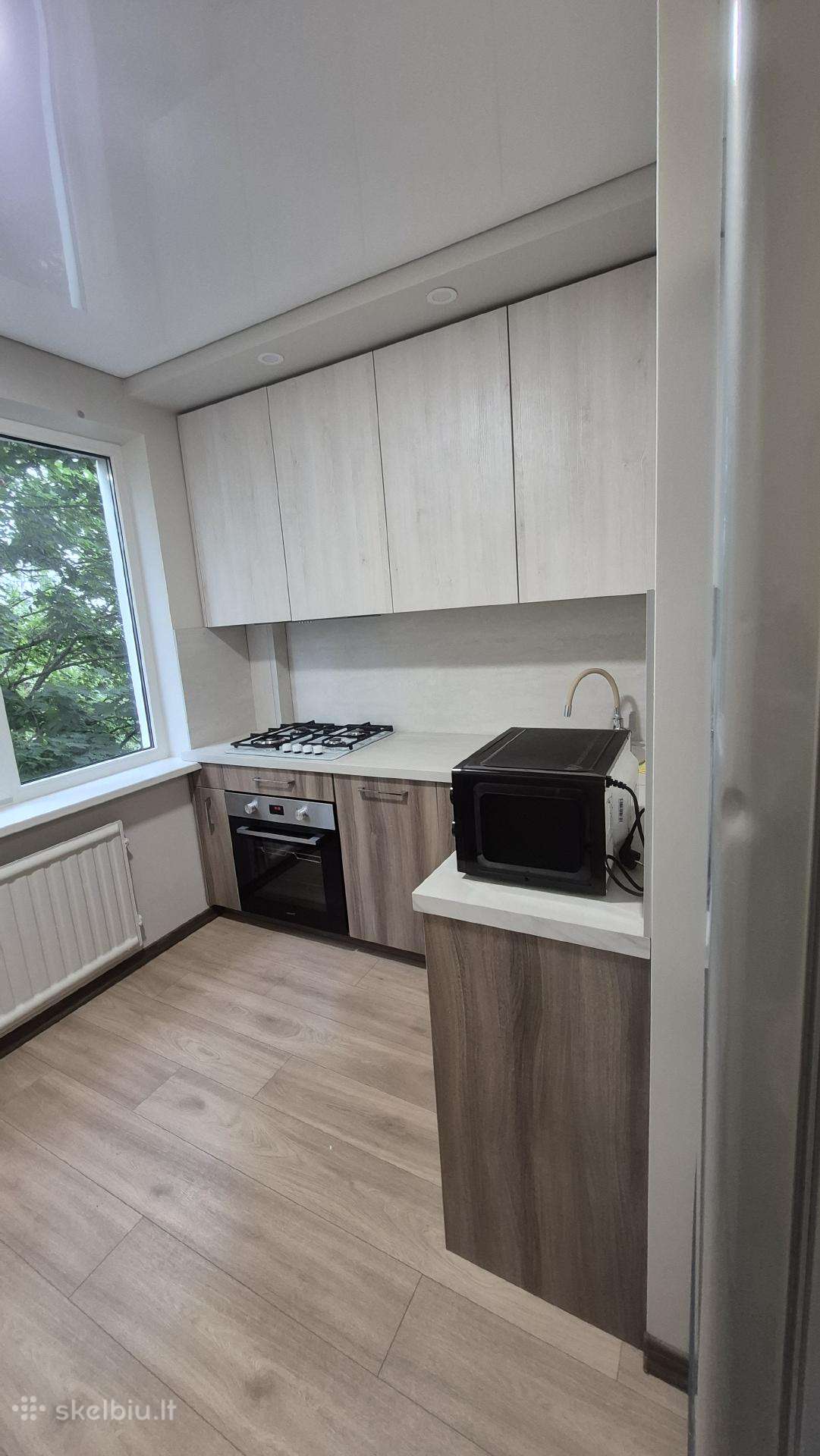 Išnuomuojamas suremontuotas 2 kambarių butas