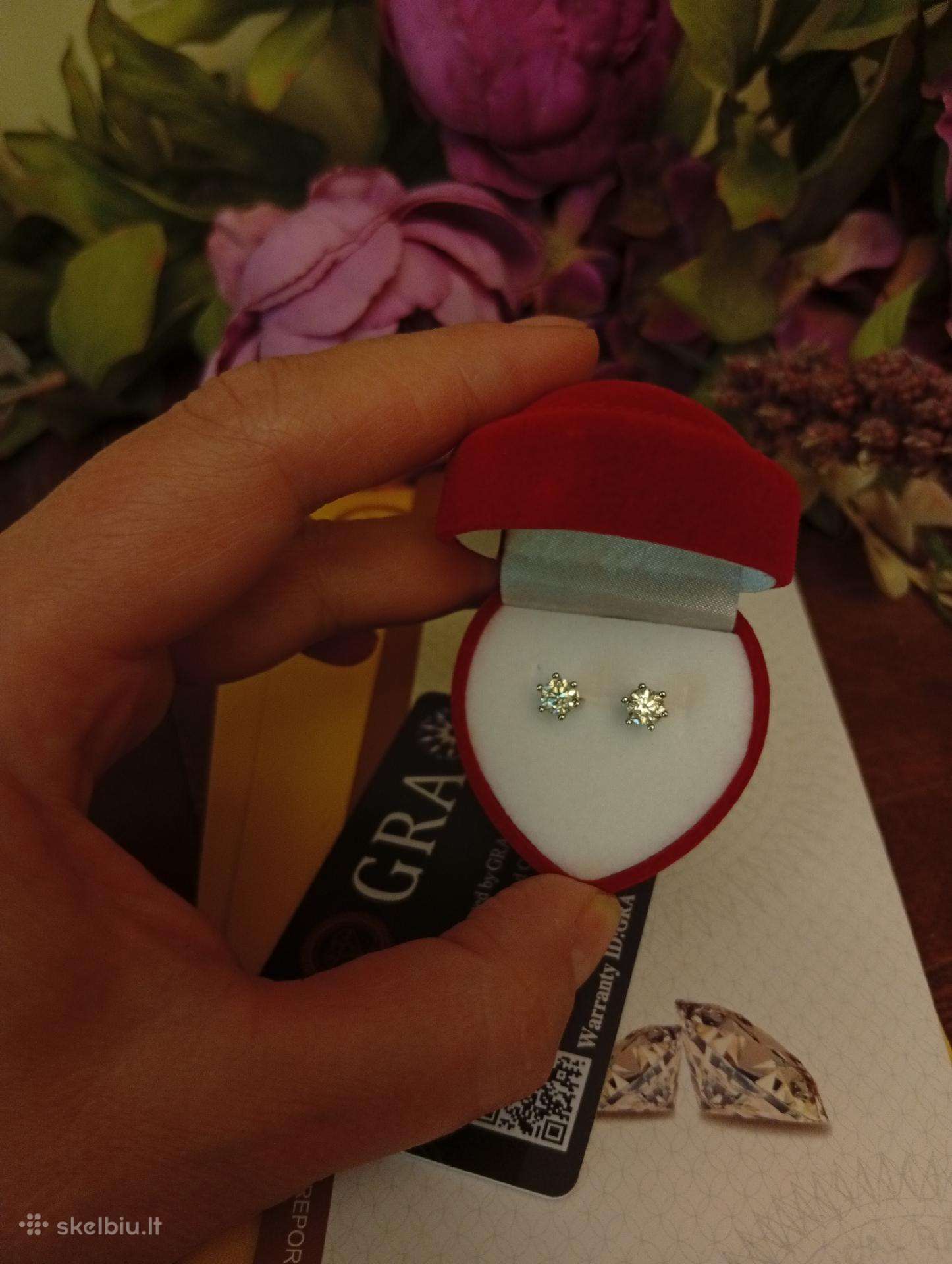 Nauji auskarai su deimantais, po 0.50ct