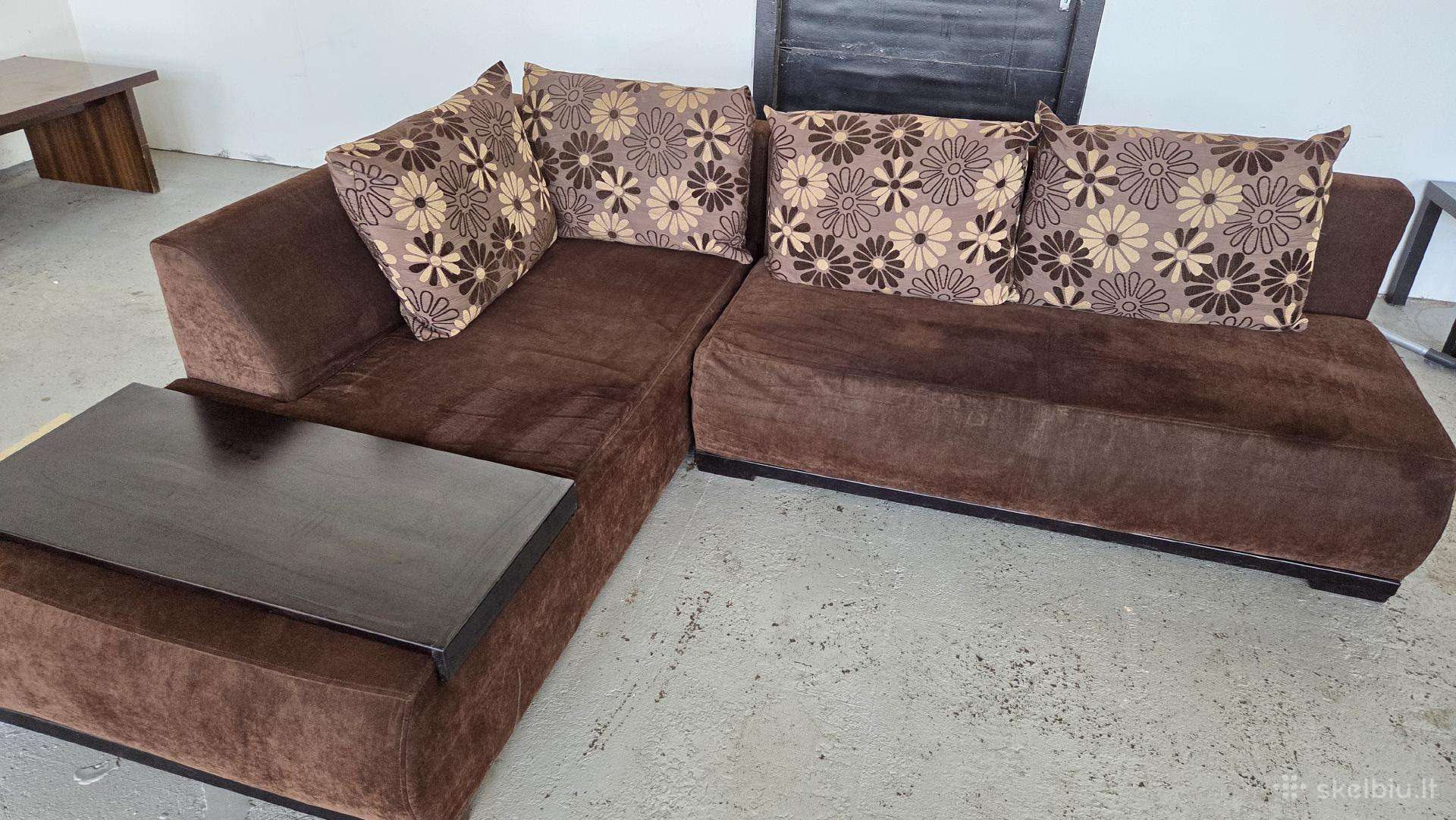 Kampinė sofa