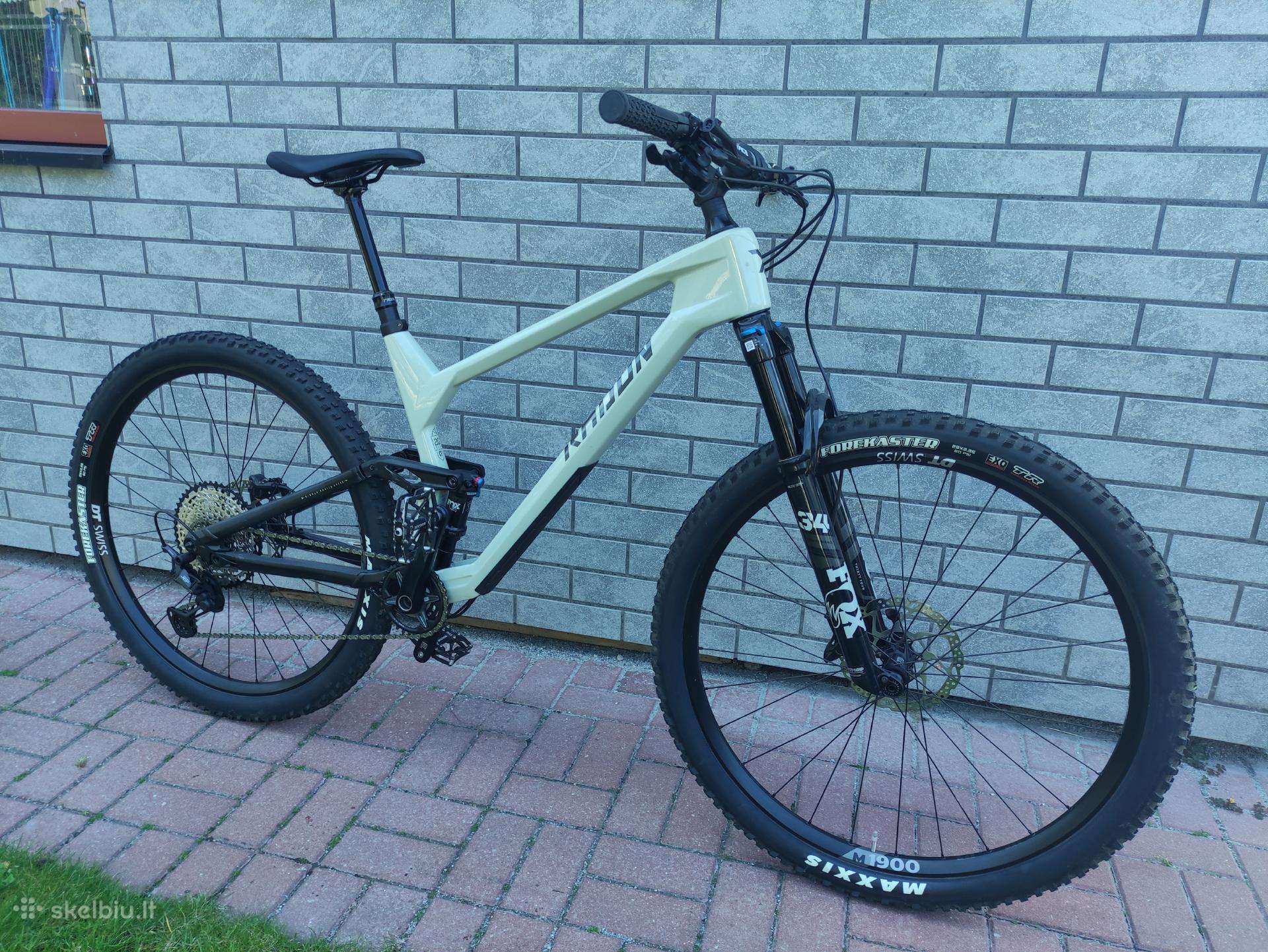Fullas radon skeen carbon L dydis