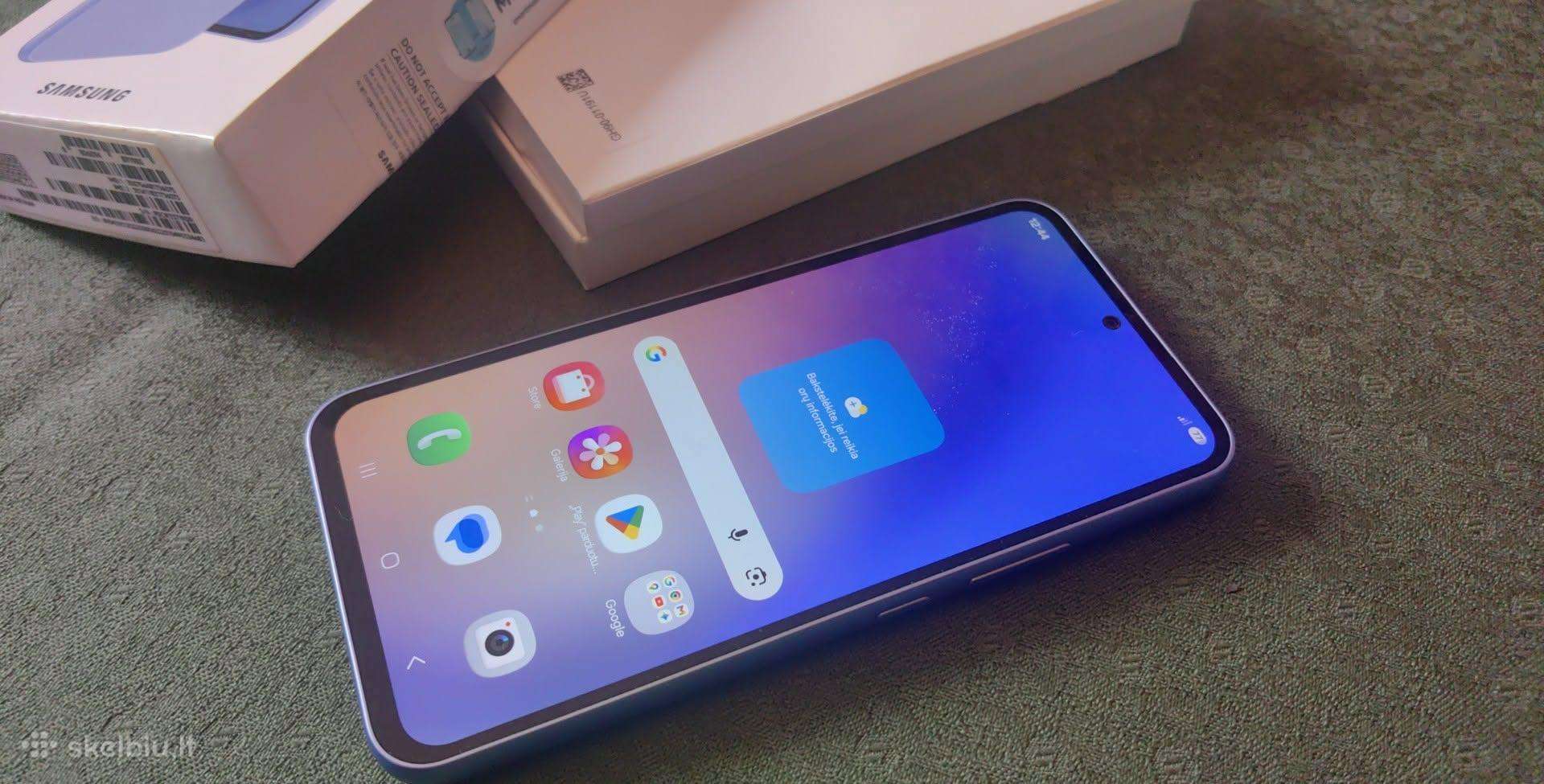 Samsung Galaxy A54 5G komplektas dezuteje