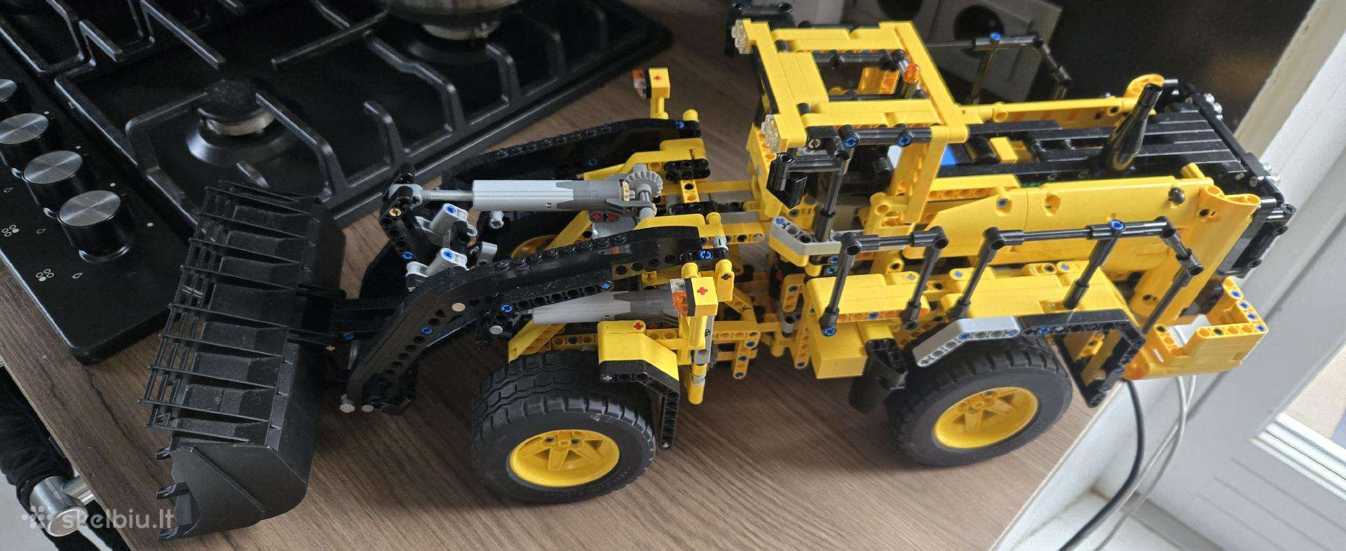 Lego Technics 42030 Wheel Loader