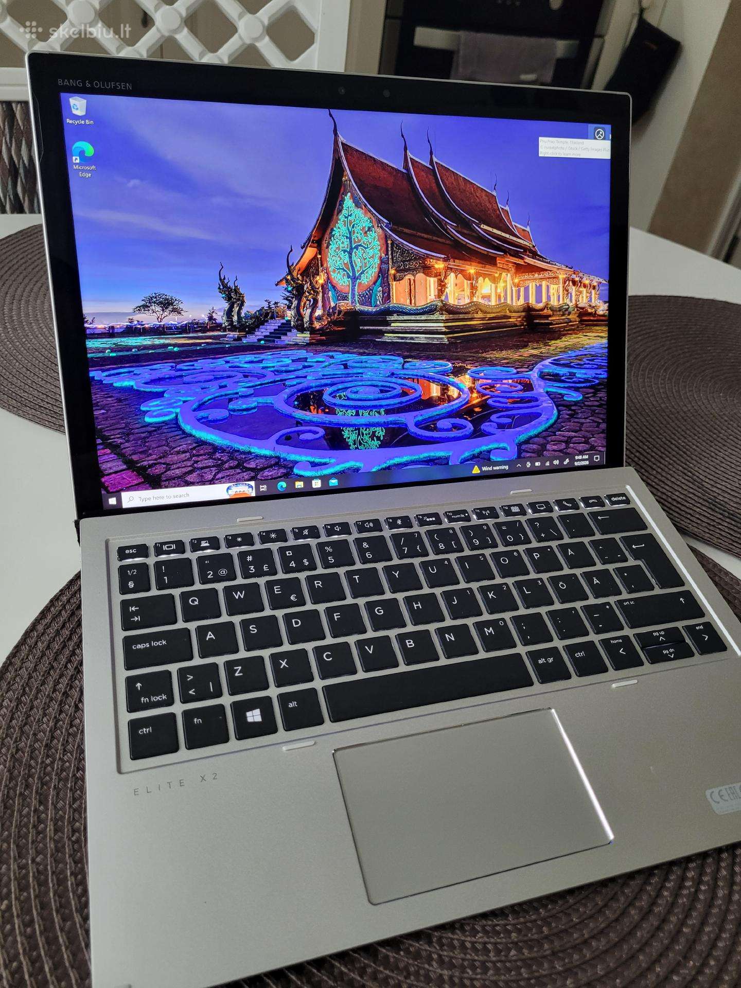 Hp Elite x2 G3 1013 . i5-256ssd -8ram.