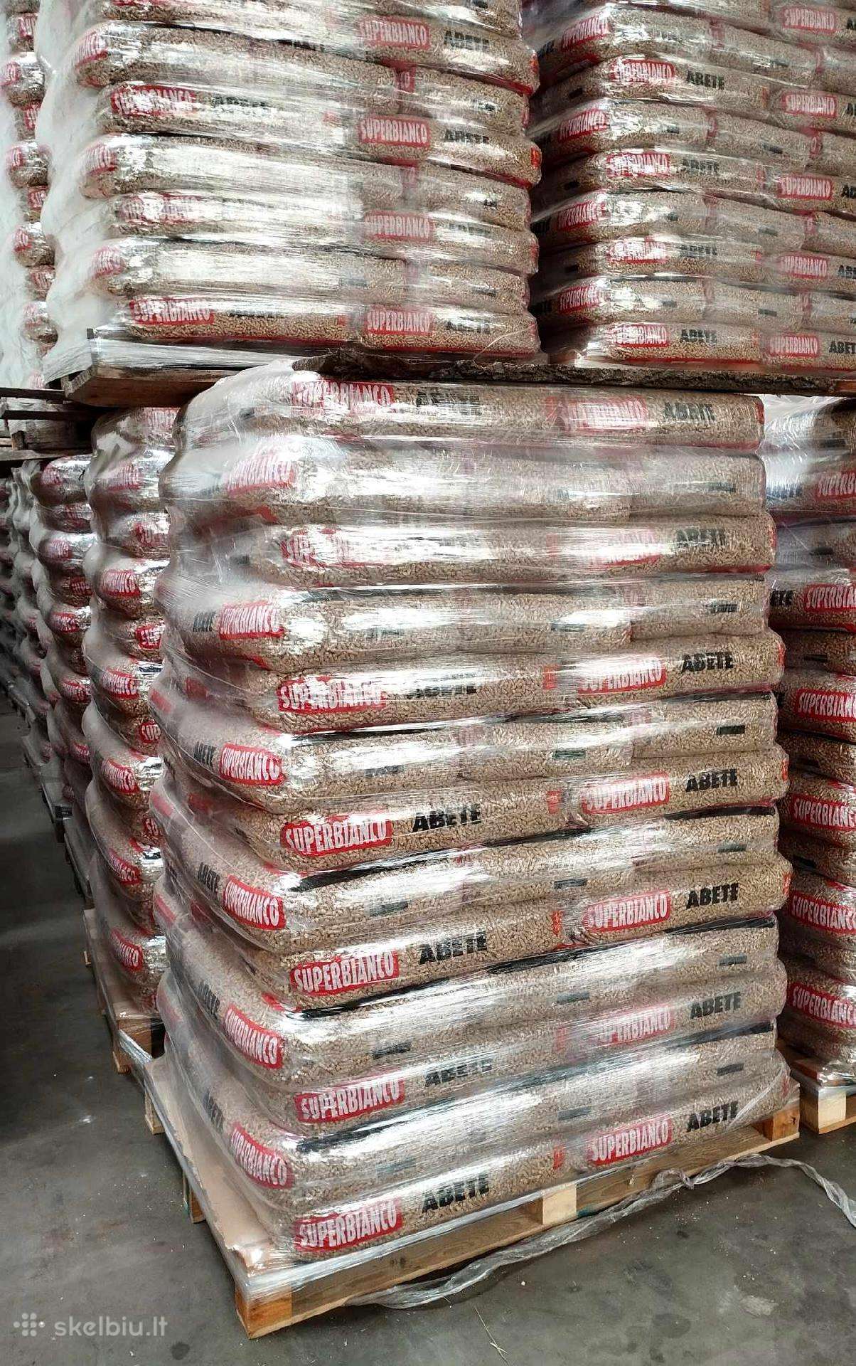 Granulės didmaišiuose ir maišiukuose po 15kg.