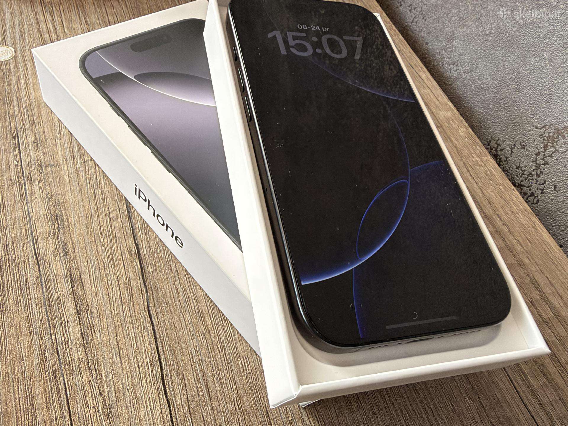 iPhone 16 Pro black