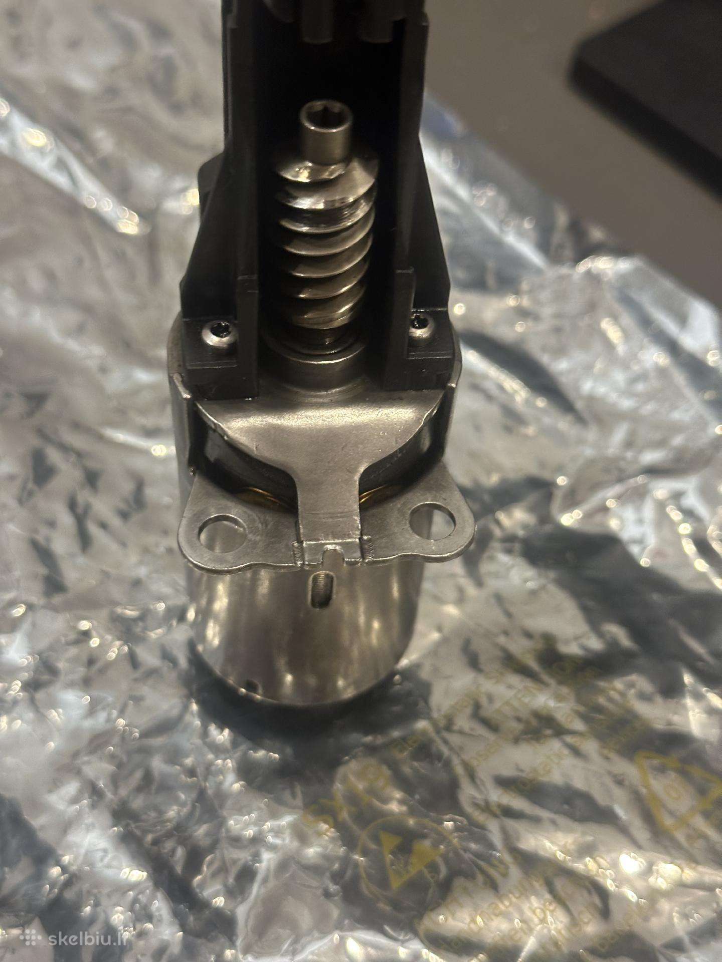 Bmw valvetronic motoriukas7603979