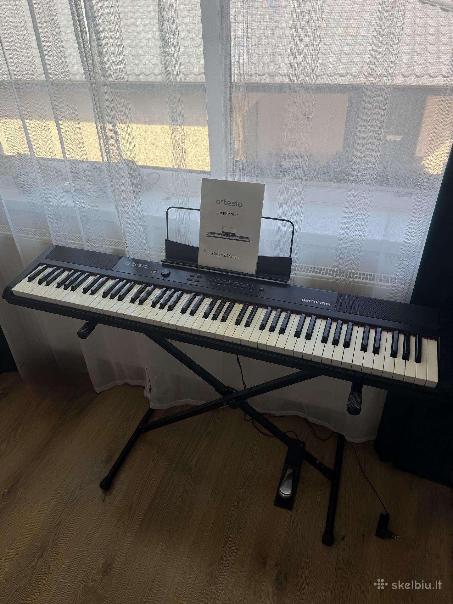 Artesia performer skaitmeninis pianinas su pedalu