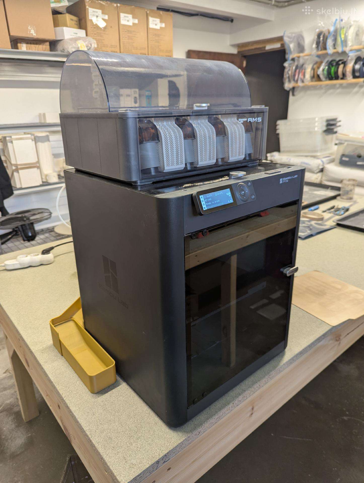Bambu lab p1s su Ams 3D spausdintuvas