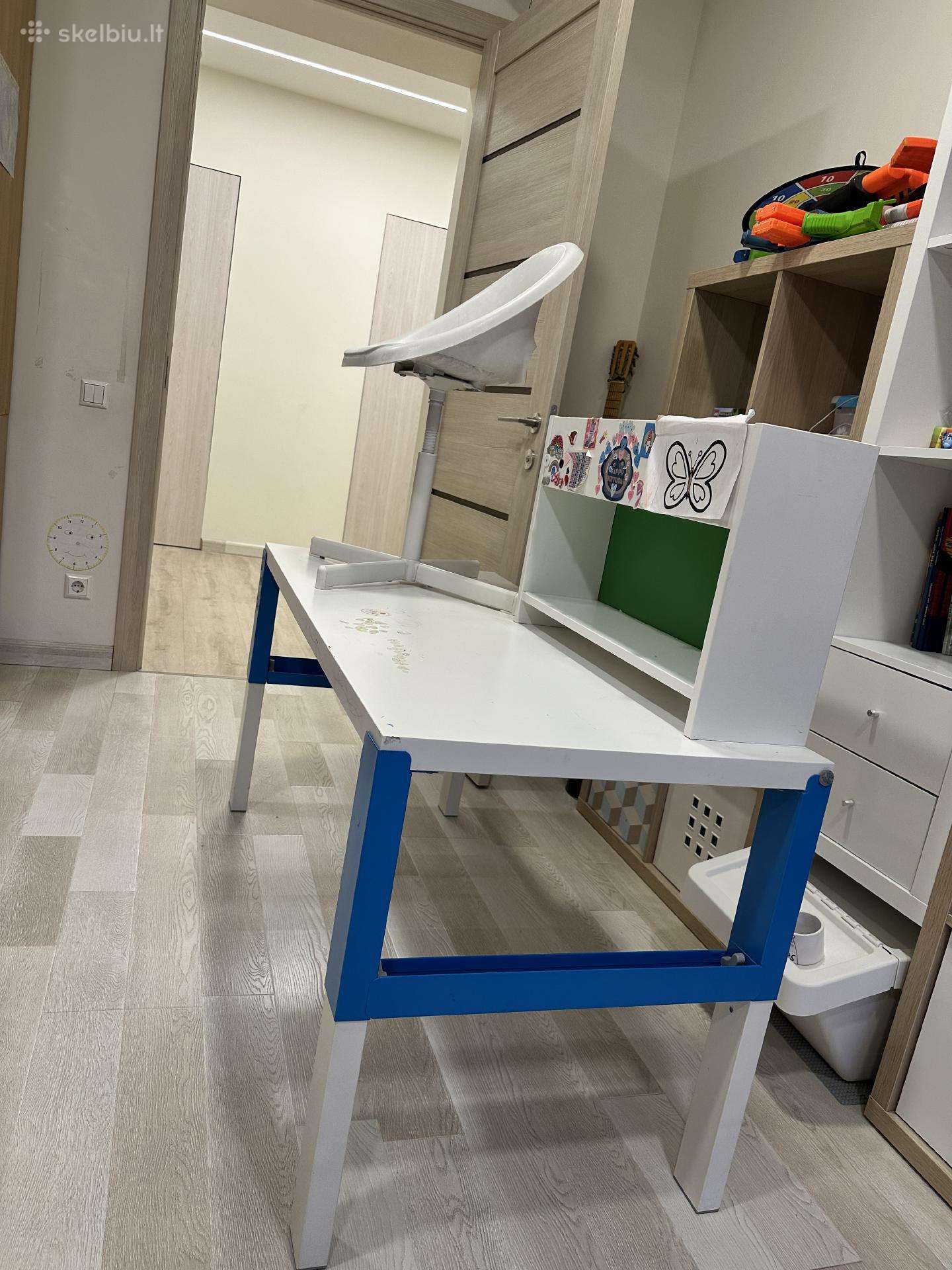 Atiduodu Ikea vaikiškas stalas Ir Kėdė