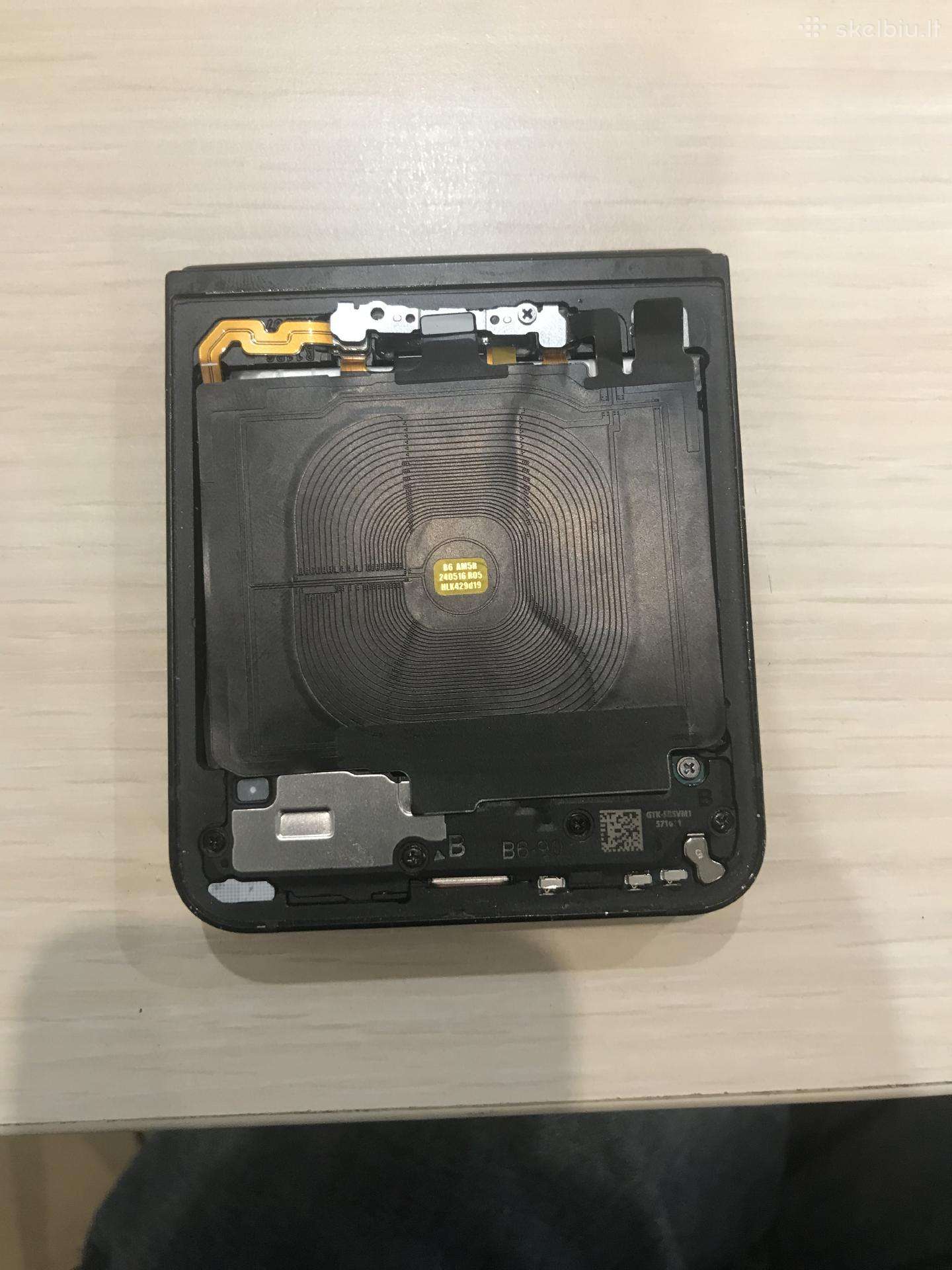 Parduodamas telefonas dalims