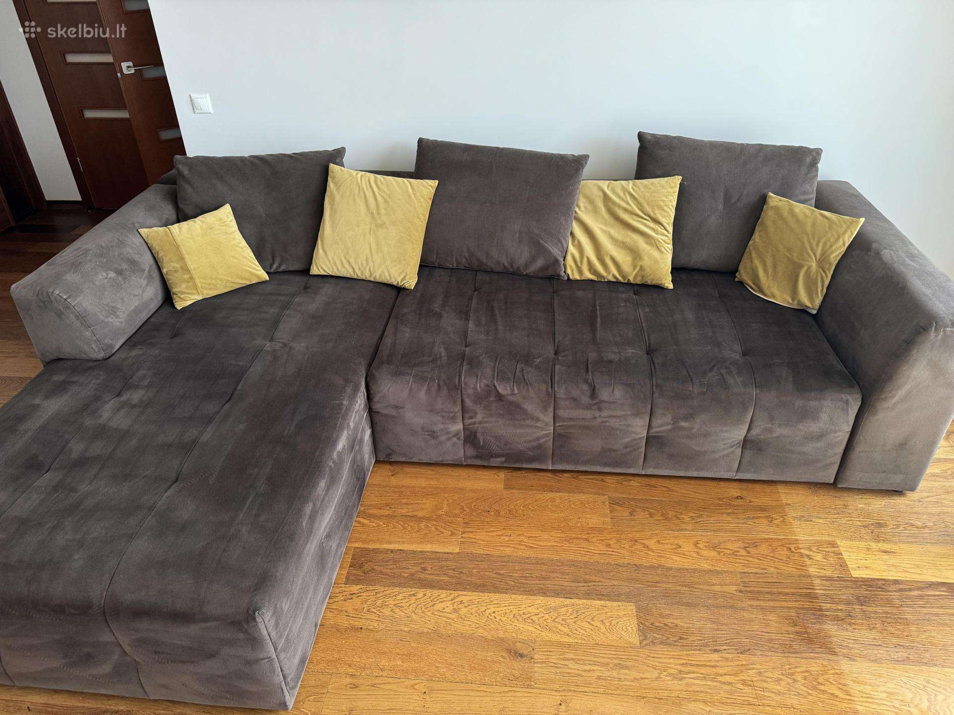 Sofa kampas lova labai patogi