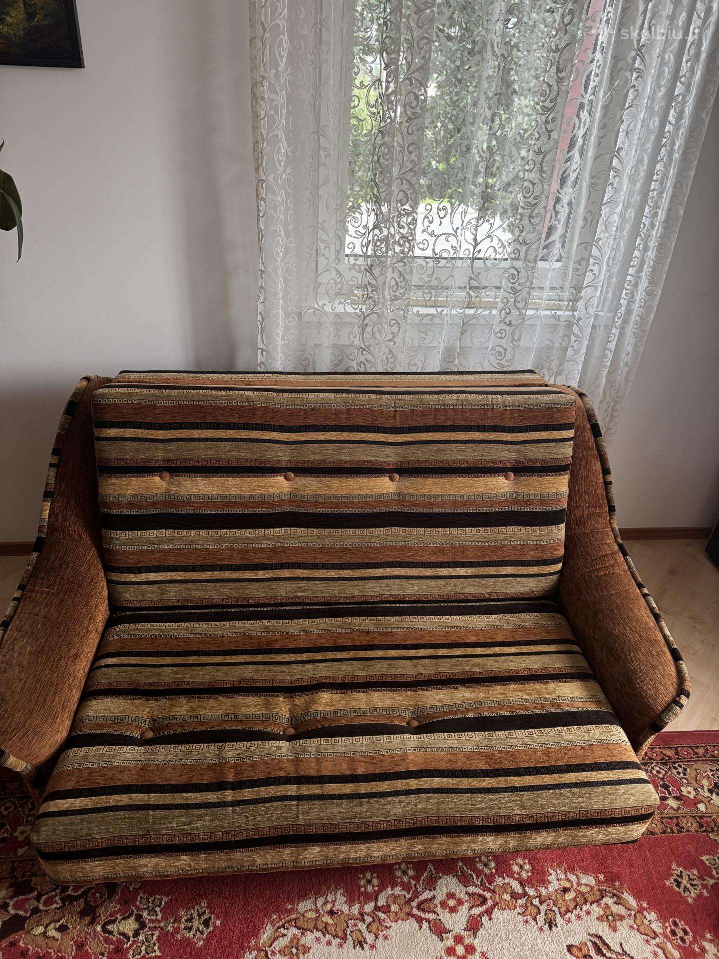Sofa su miegama funkcija