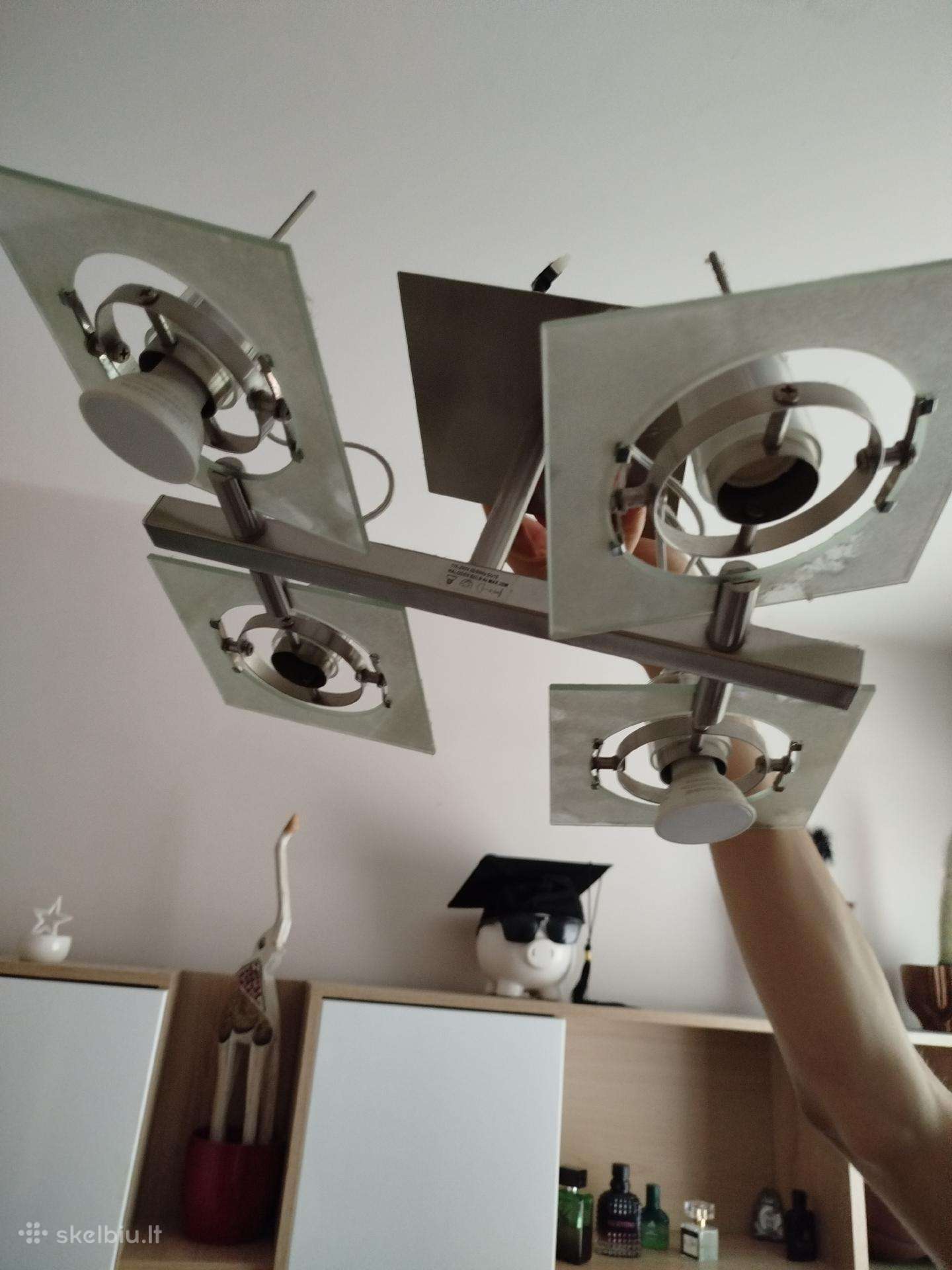 Parduodamas lubinis 4 LED šviestuvas