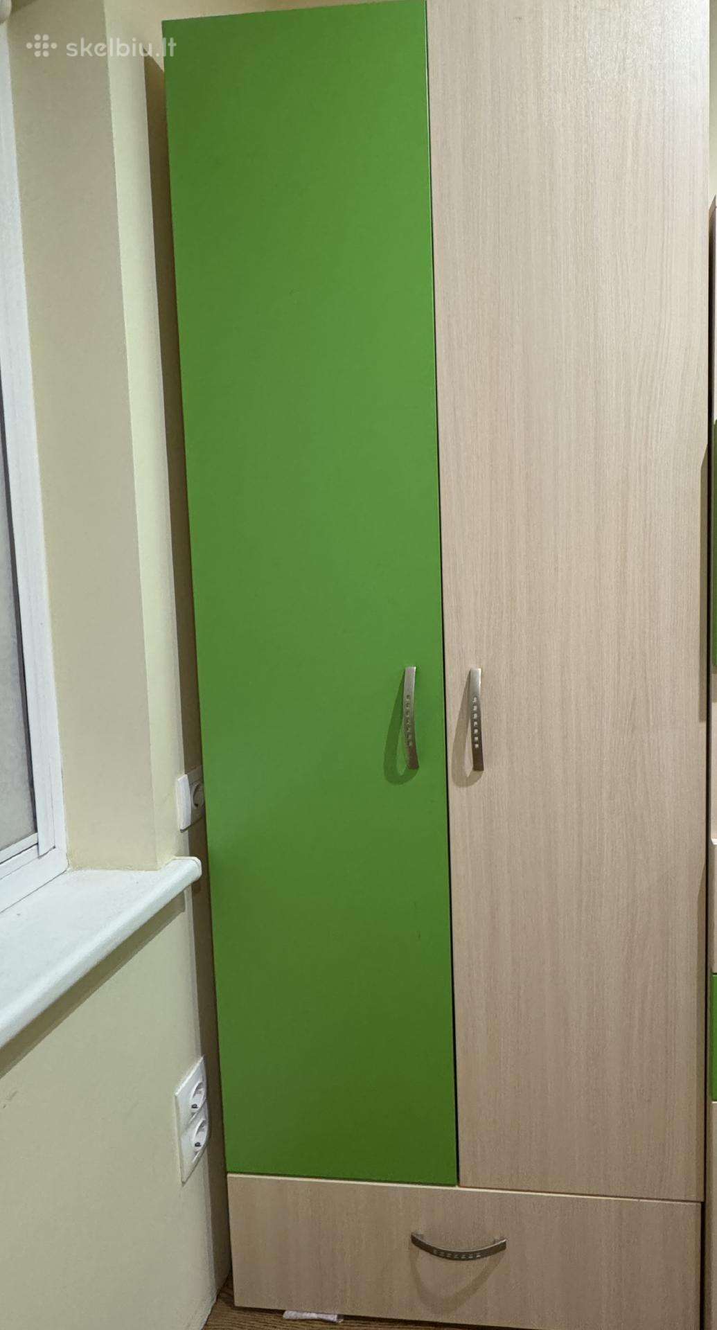 Spinta dvieju duru su stalciumi Kaunas