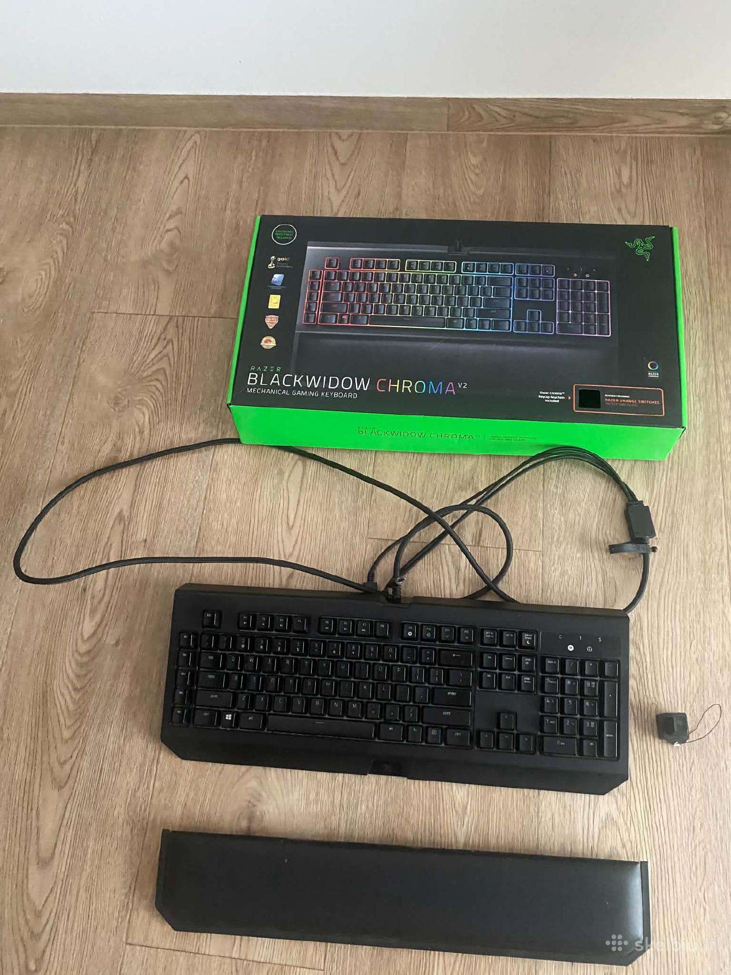 Razer blackwidow v2 klavietūra