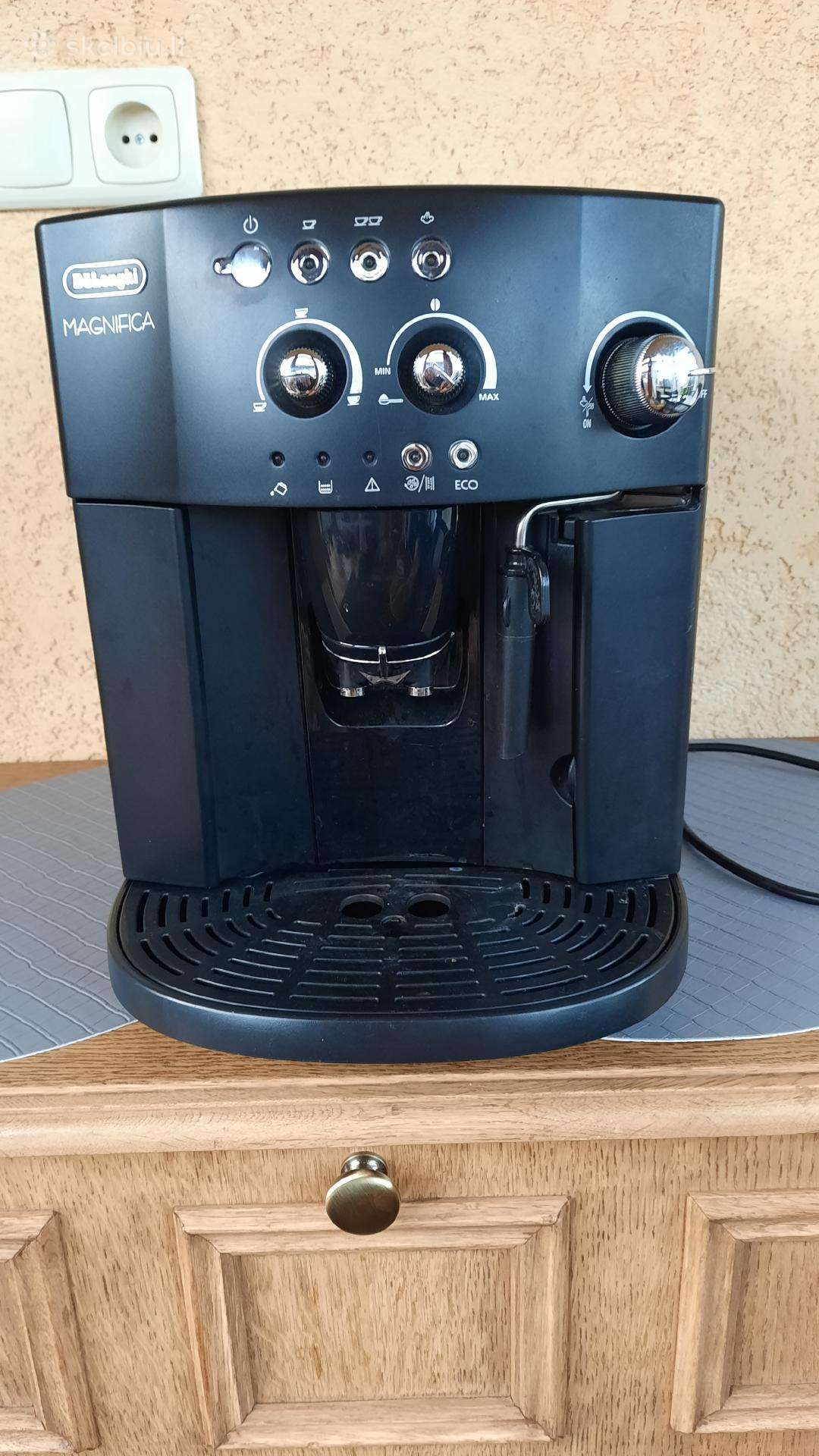 Automatinis kavos aparatas Delonghi Magnifica