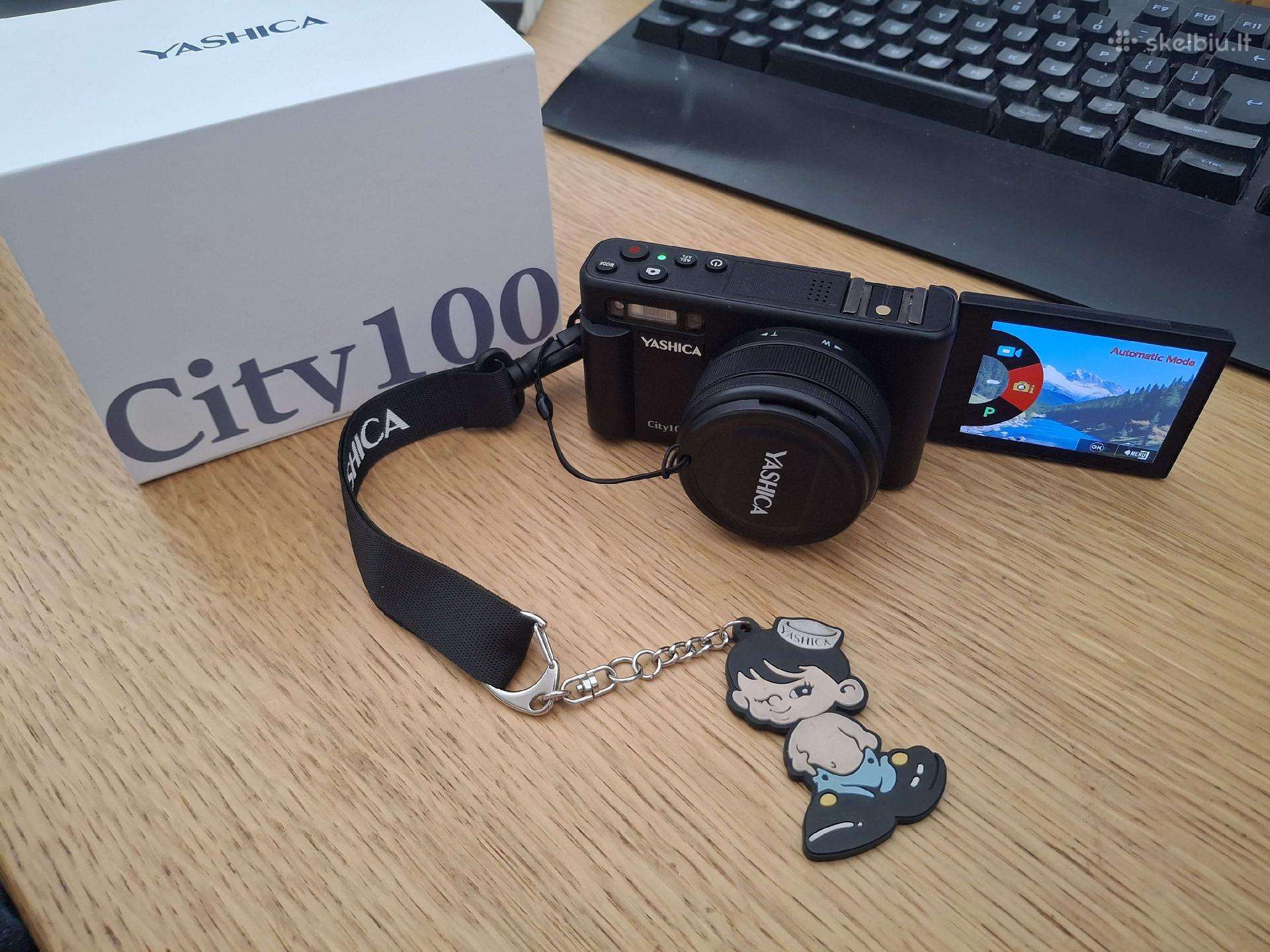 Yashica City 100 Digital Camera + Extra Battery