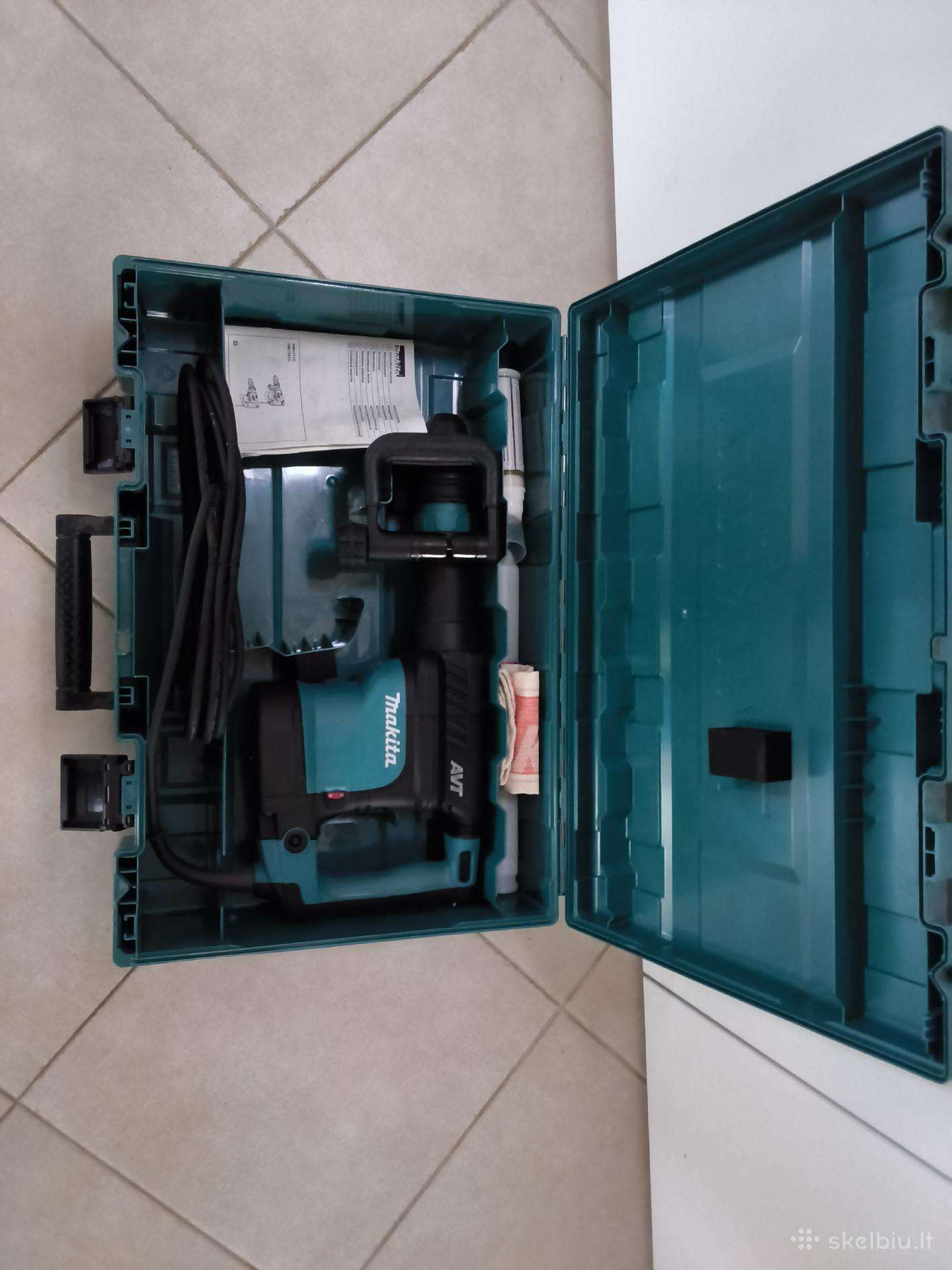 Elektrinis atskėlimo plaktukas Makita Hm1111c,
