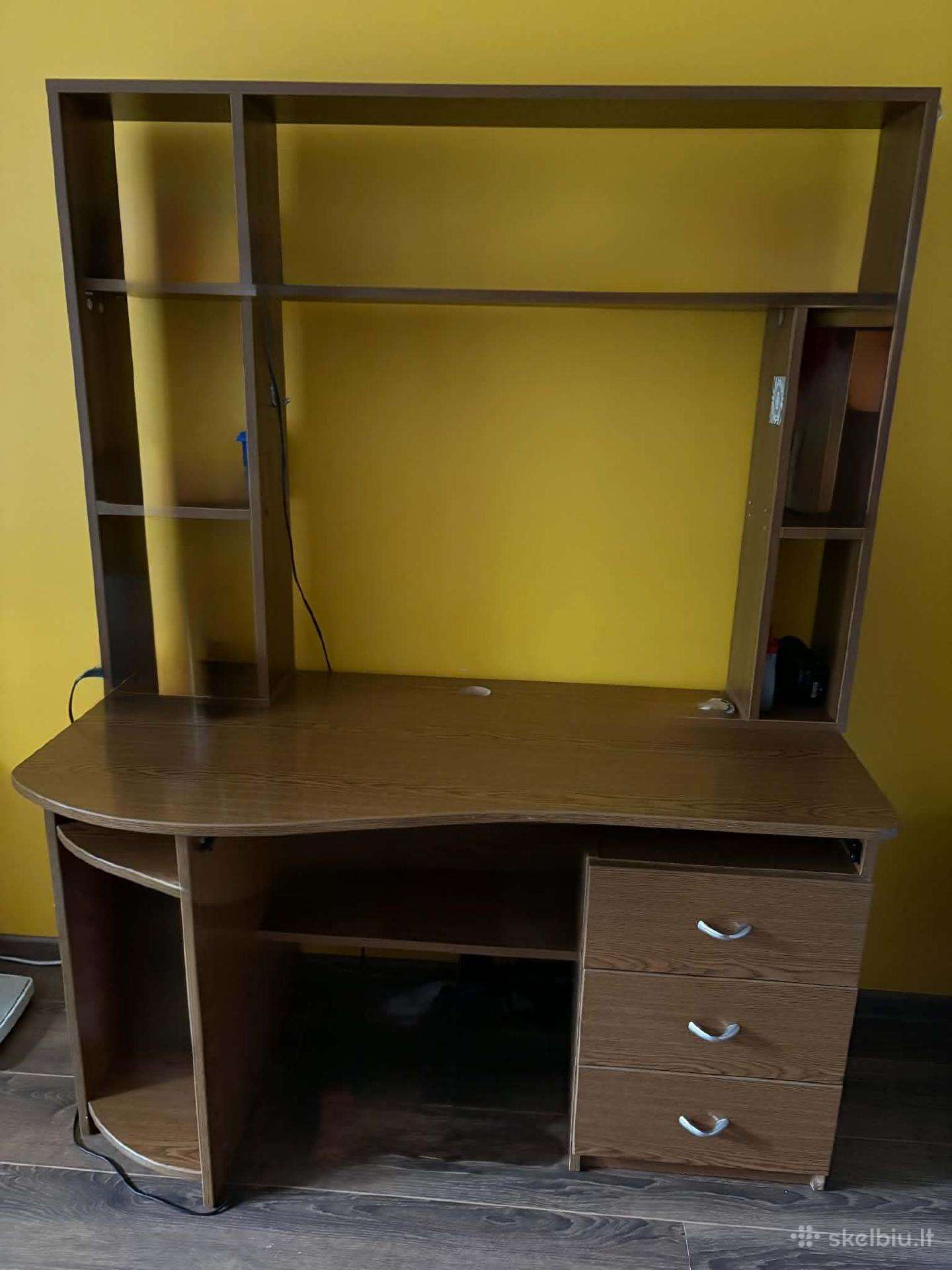 Rašomas stalas