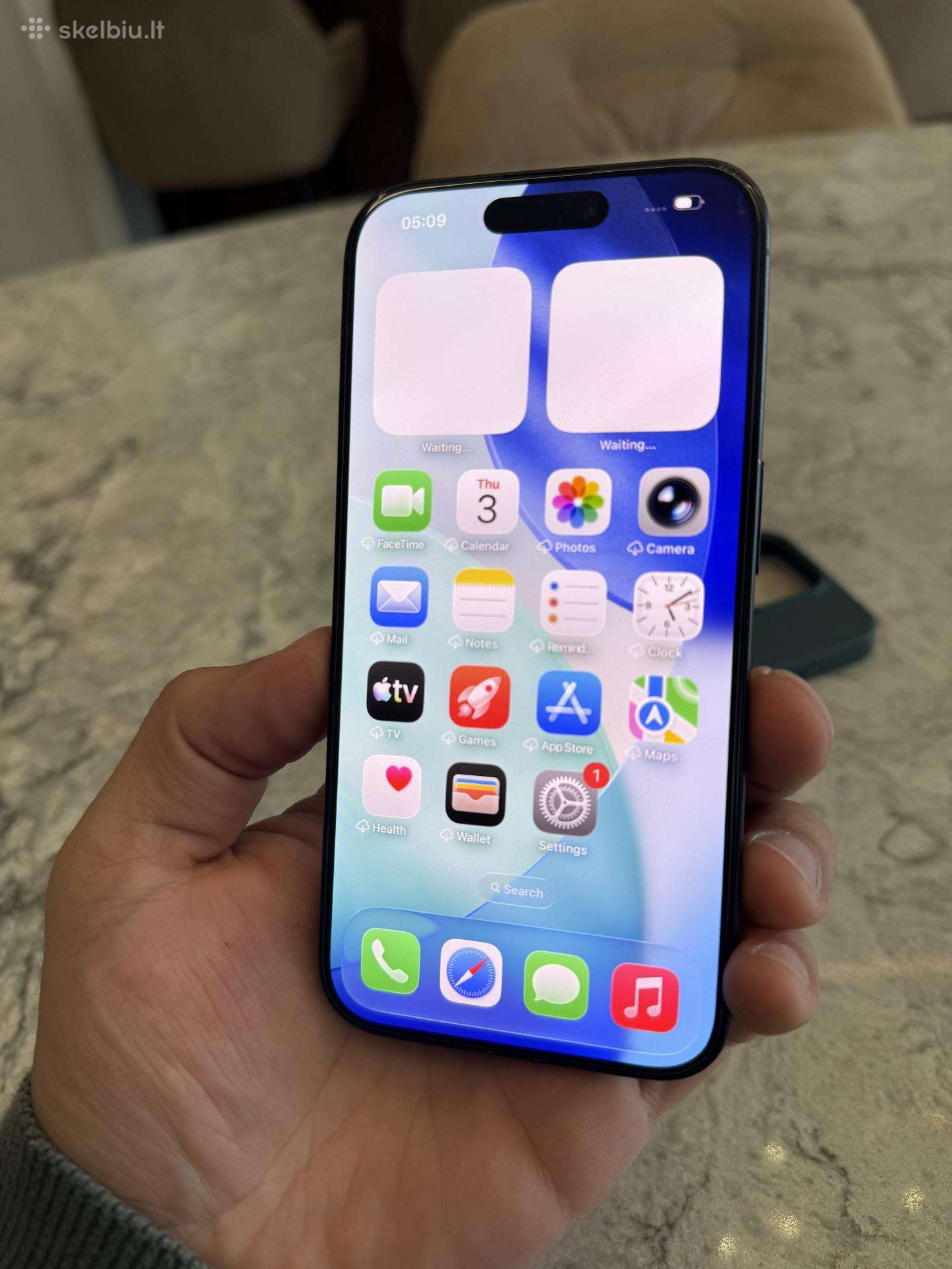 iPhone 15 pro, 256gb 86% baterija