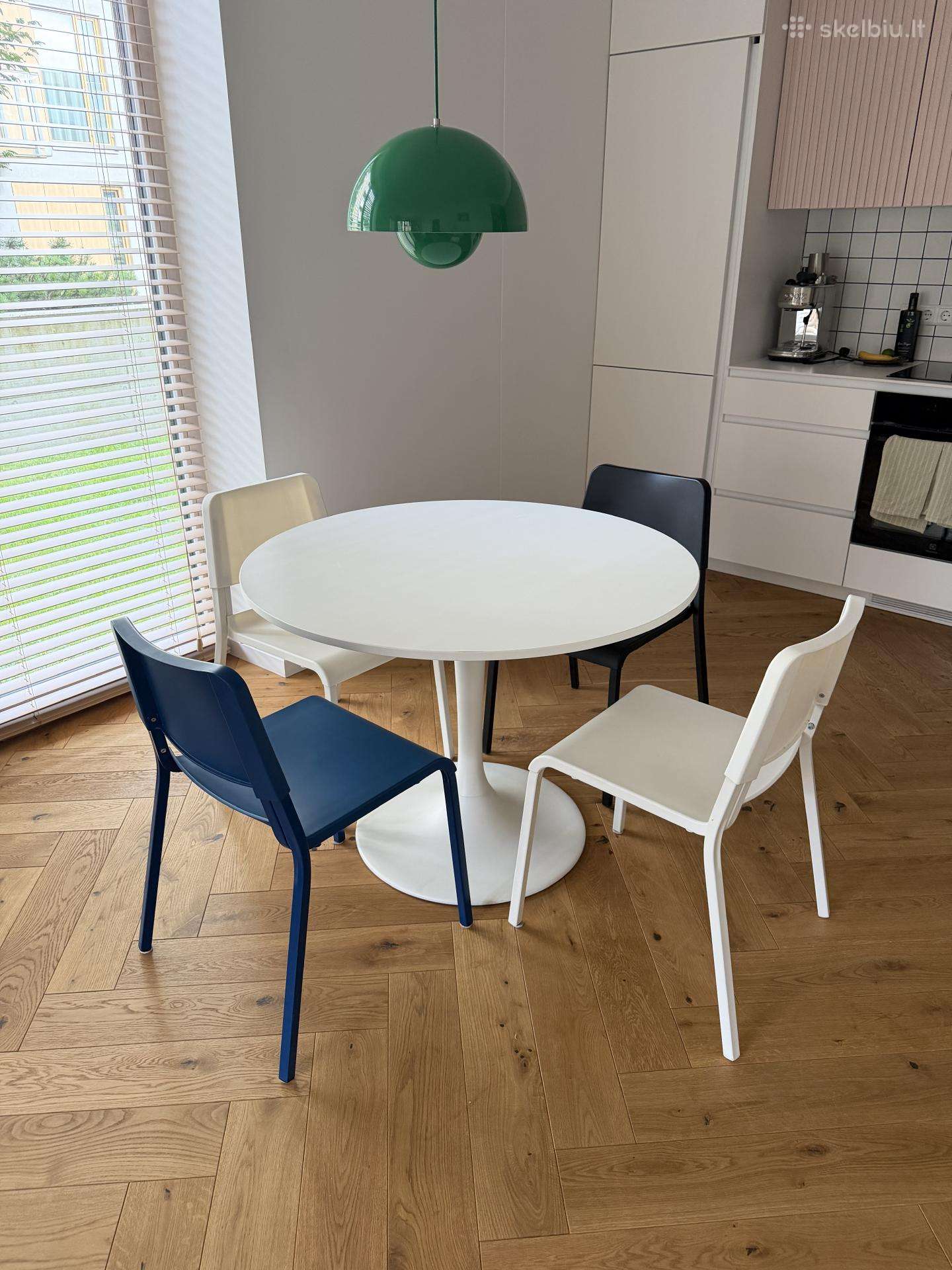 Ikea valgomojo stalas ir kėdės