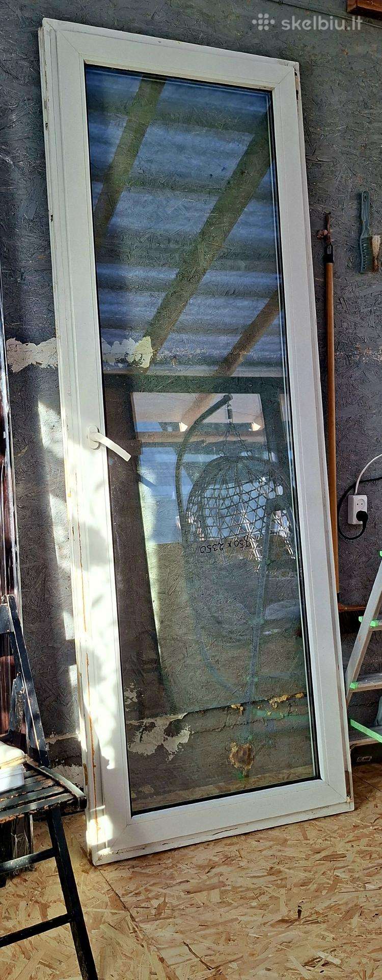 Plastikinės durys