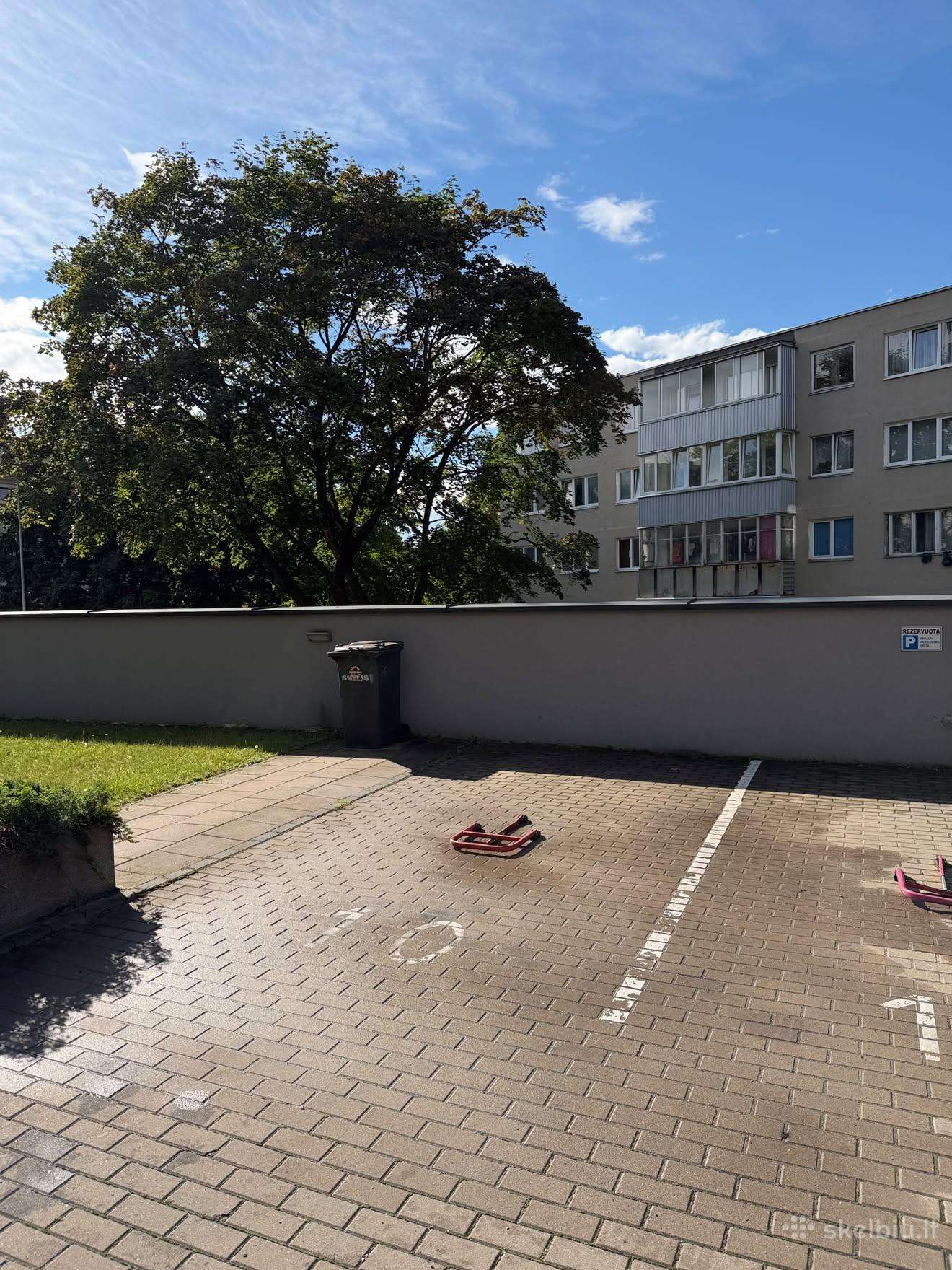 Parduodu antžeminę parkavimo vietą Naujamiestyje