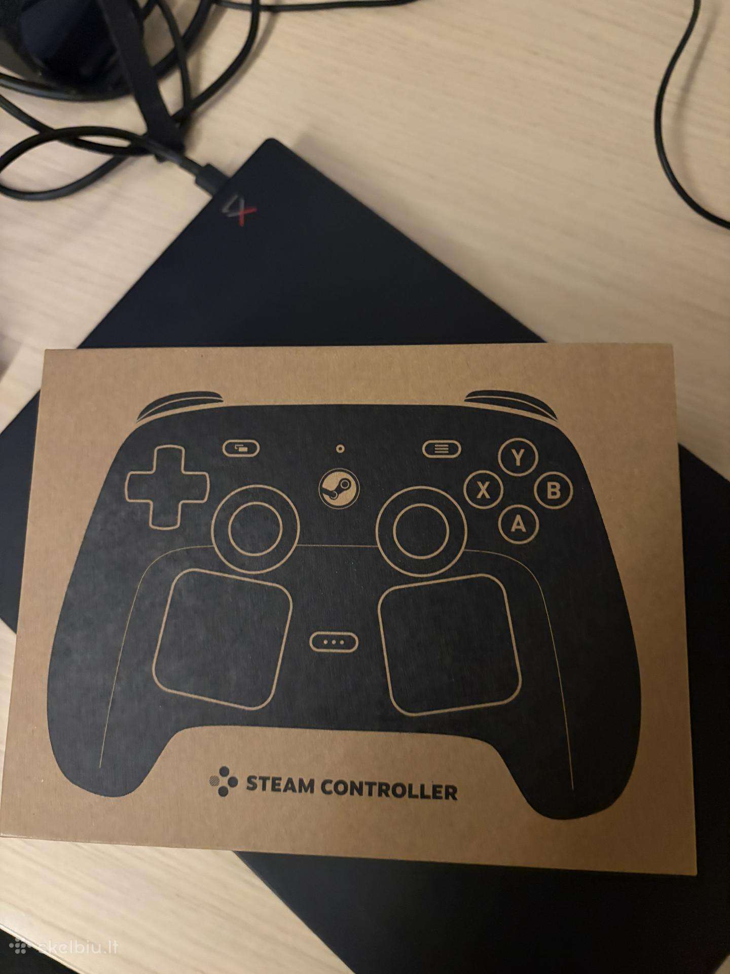 Parduodamas Steam controller