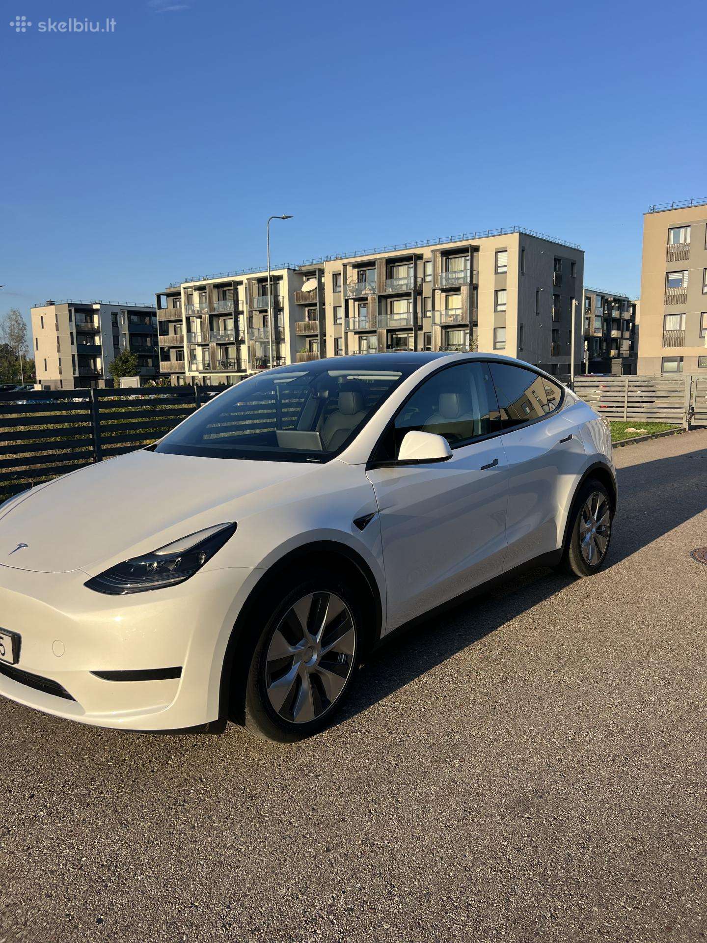 Tesla Model Y, off-road / crossover