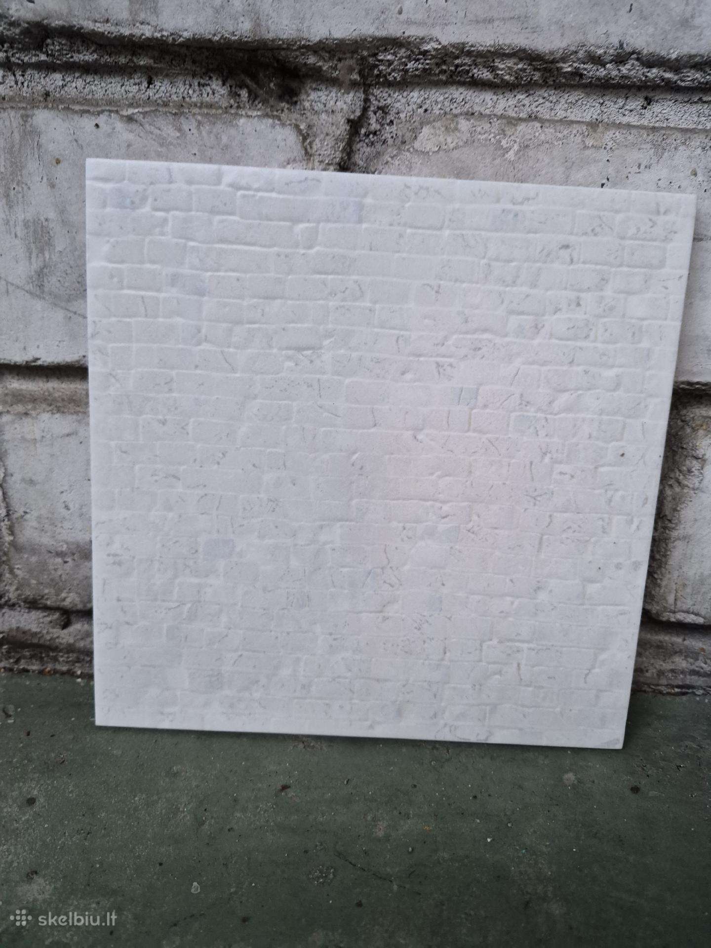 Vonios plytelių Aparici likučiai.