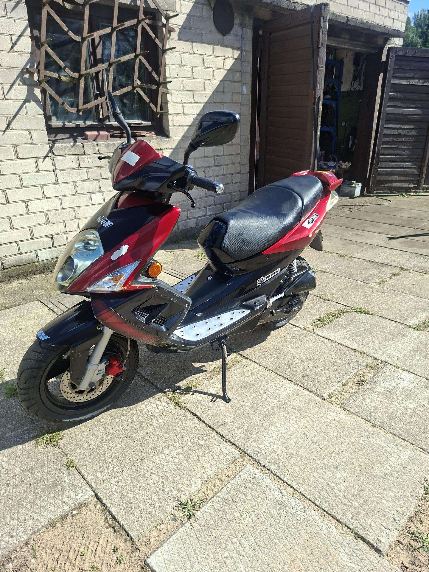 Motoroleris 49cc su dokumentais