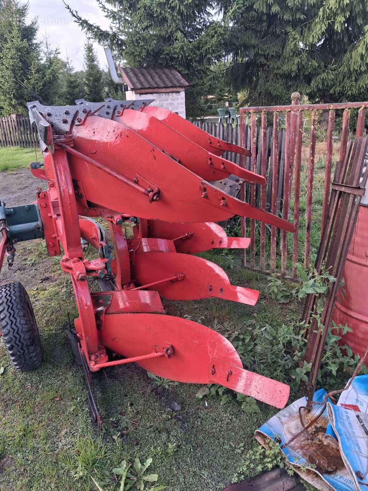 -Kita-, ploughs