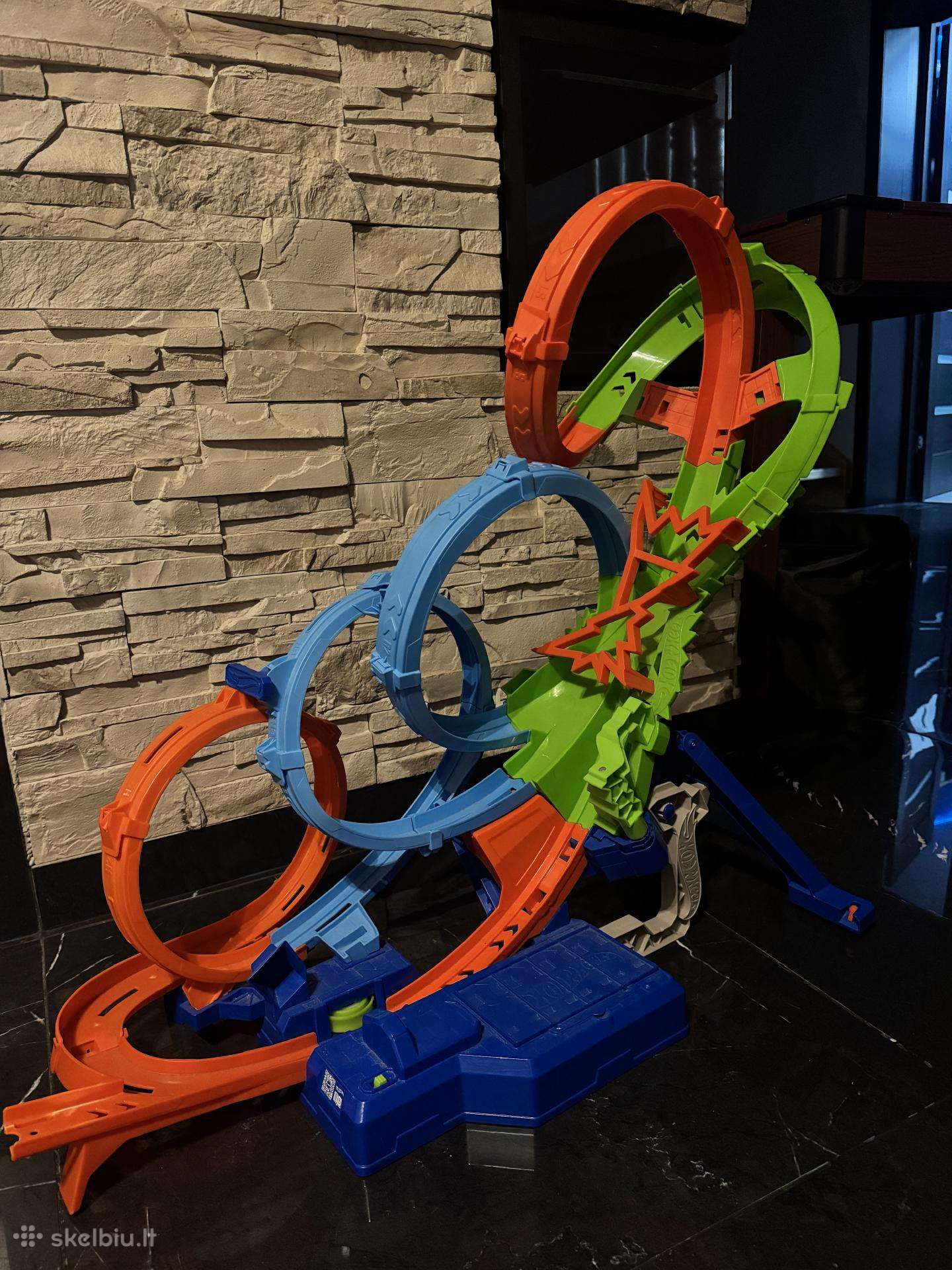 Parduodamas „Hot Wheels“ kelias, geros būklės.