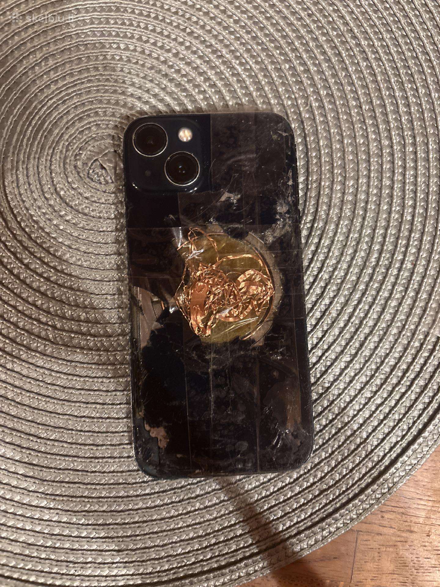 iPhone 13 daužyta