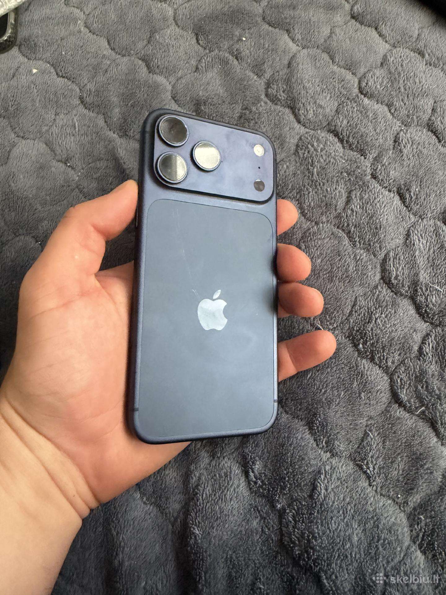 iPhone 17 pro max