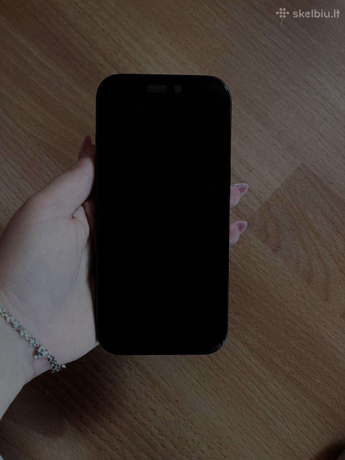 iPhone 17