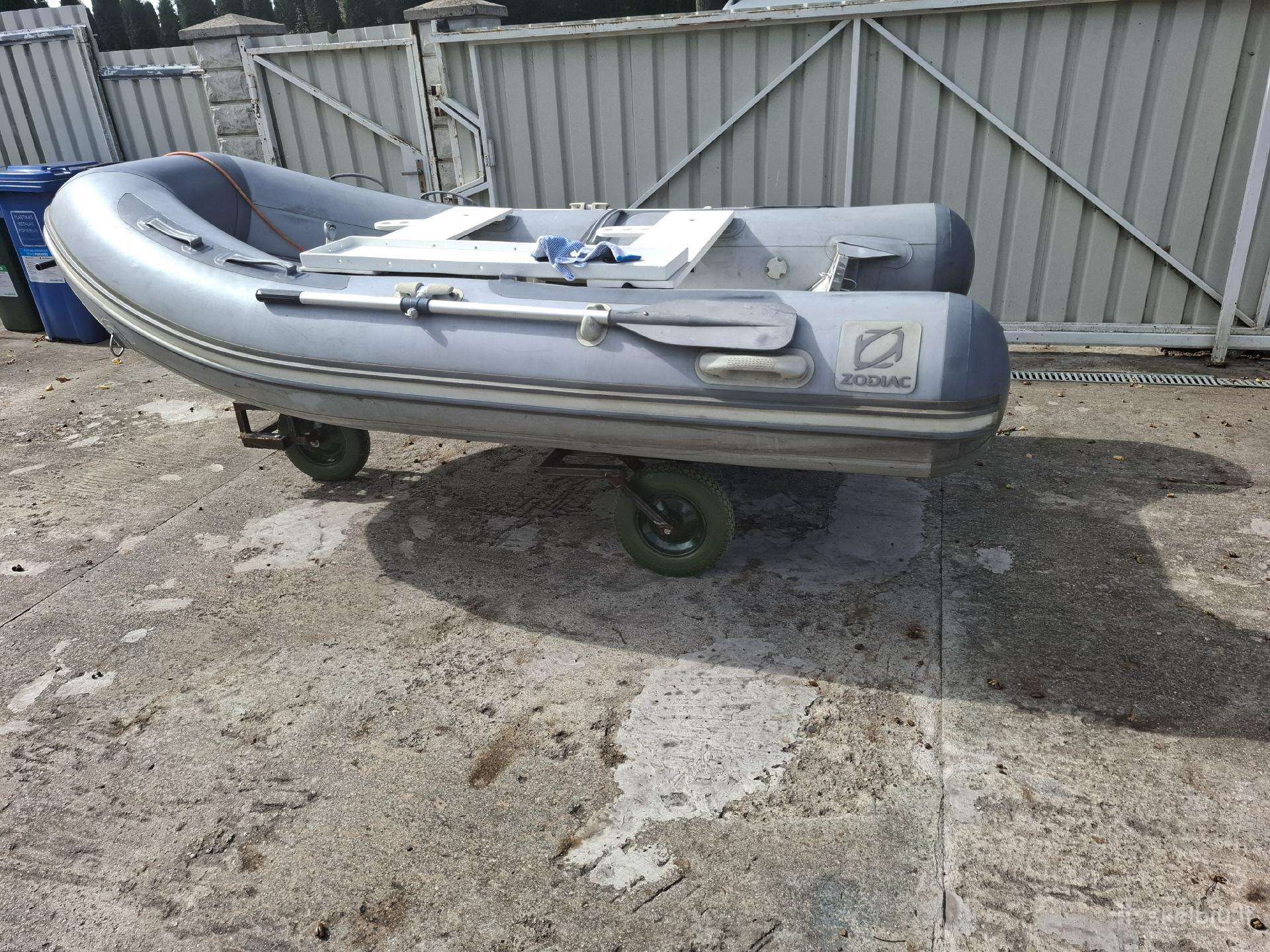 Zodiac rib (hipolon) valtis