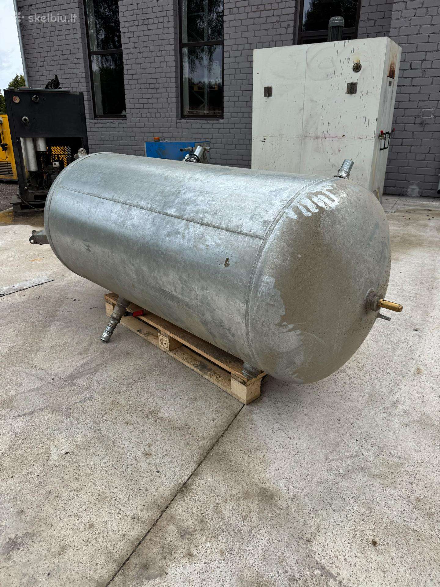 Suslėgto oro imtuvas (bakas) 900l