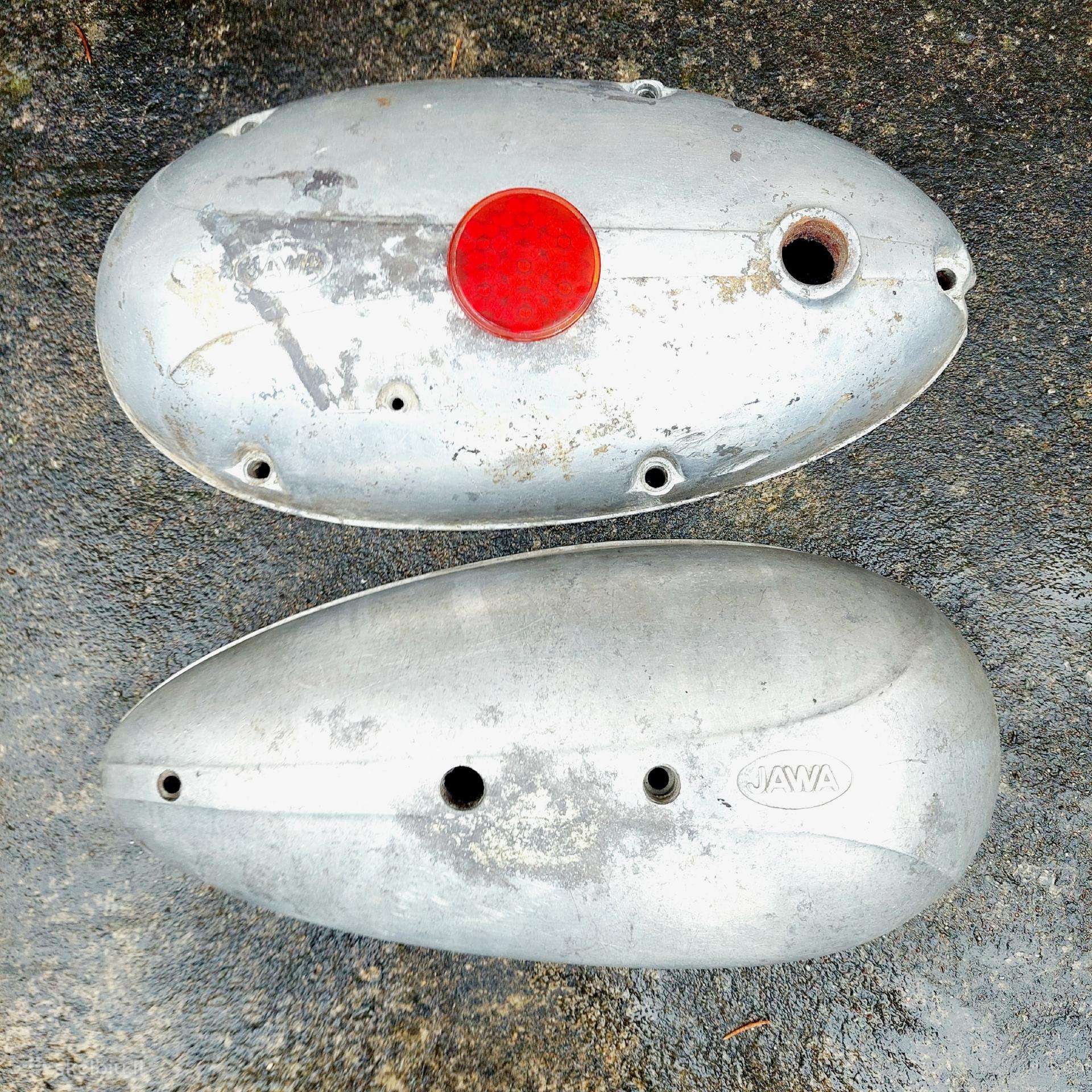 Senutės jawa 350 variklio dangčiai ir atšvaitas
