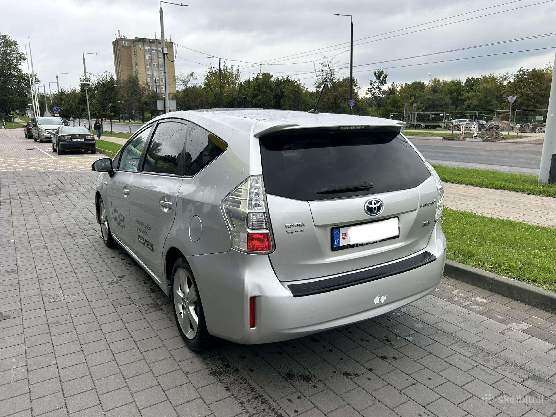 Toyota Prius+, Минивэн