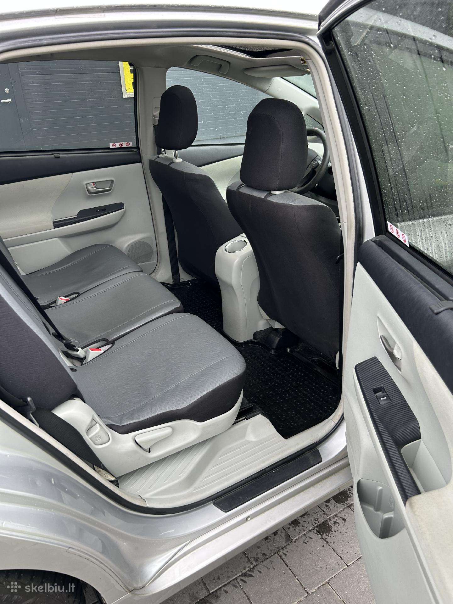 Toyota Prius+, Минивэн