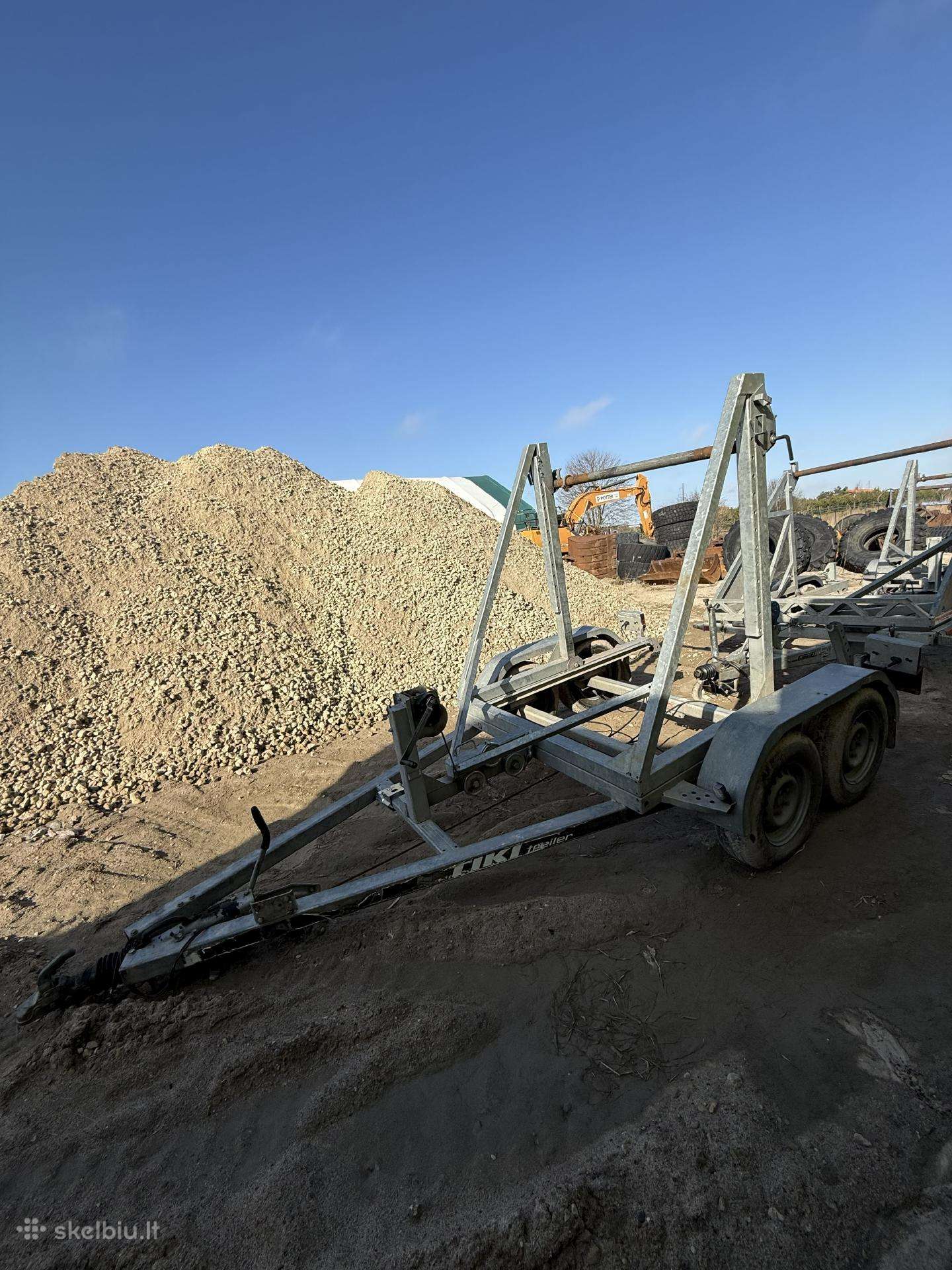 Tiki Treiler, dropside