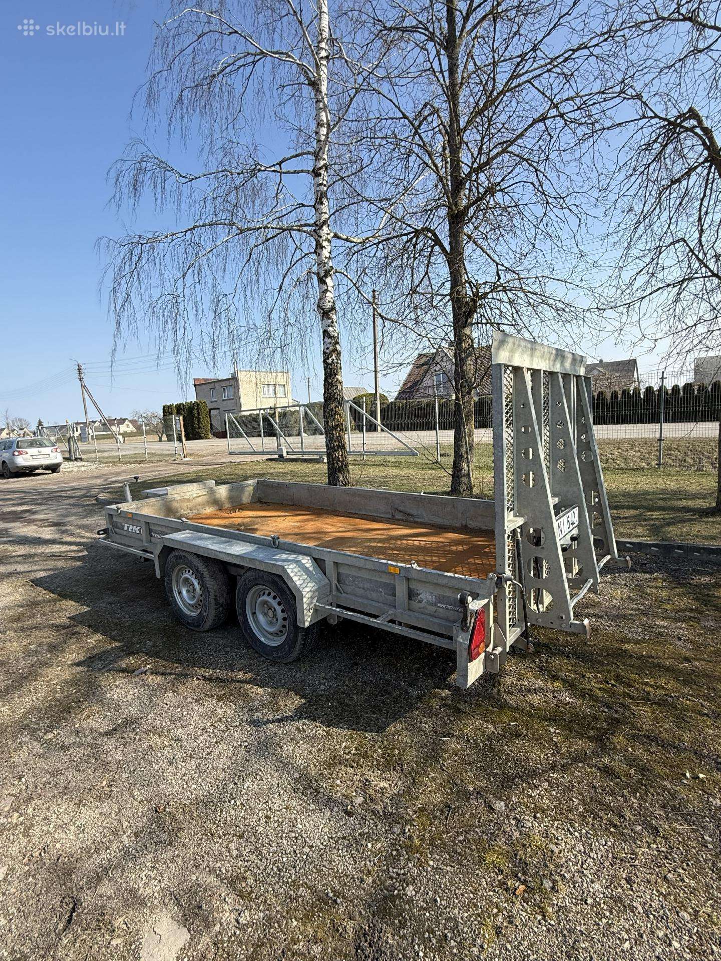 Tiki Treiler, dropside