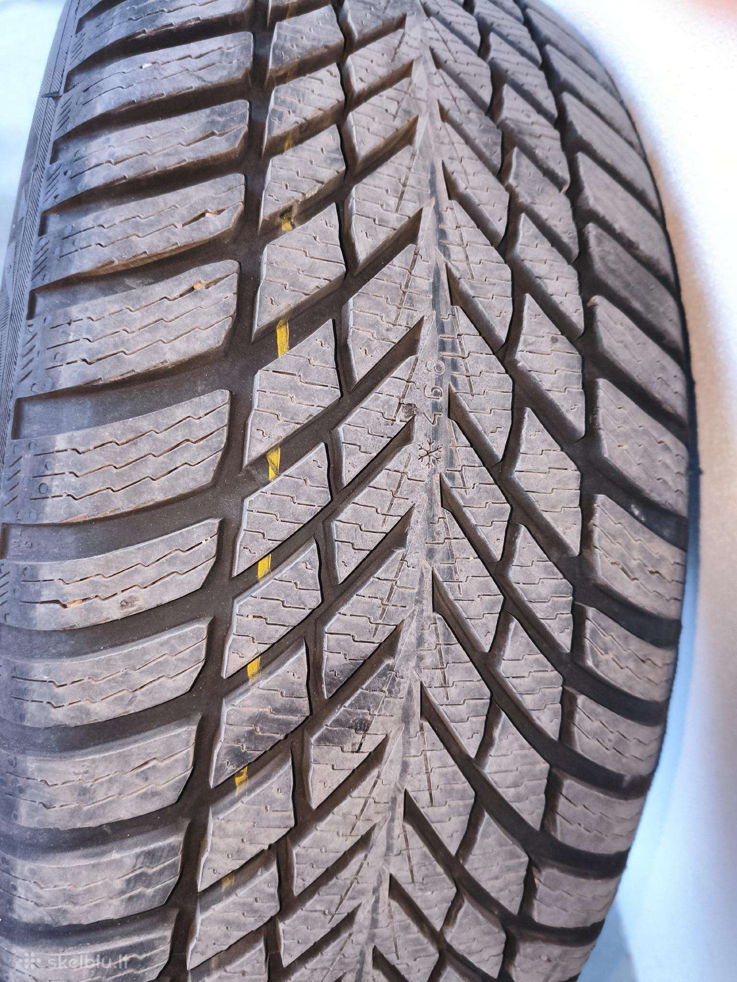 Nokian Snowprovf 215/55 R17
