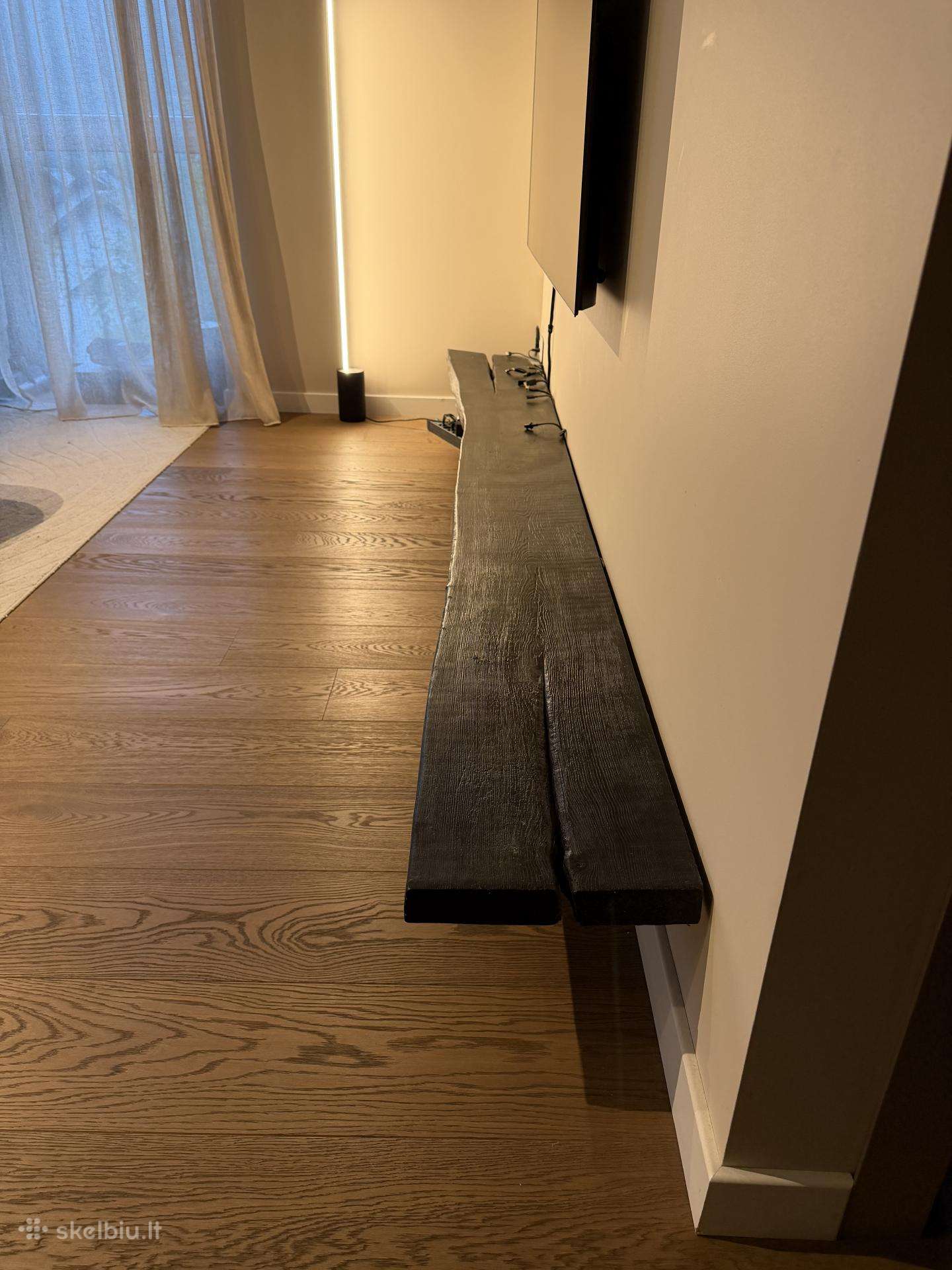 Vientisa ąžuolo masyvo lenta / TV lentyna, 310 cm