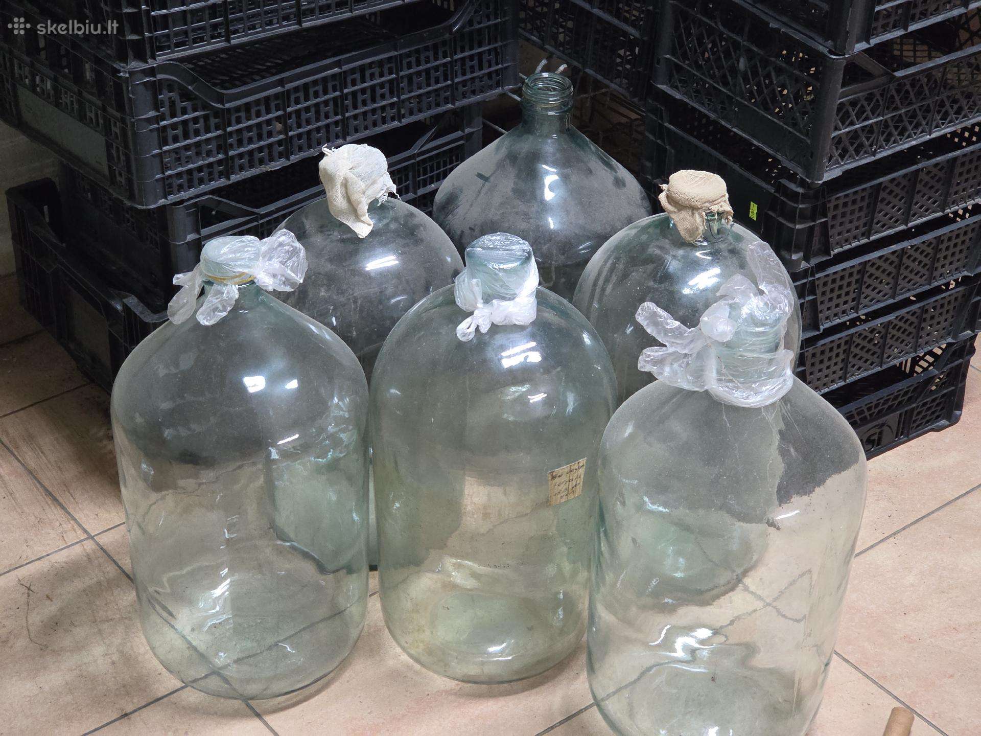 20 l. vintažiniai stiklo buteliai